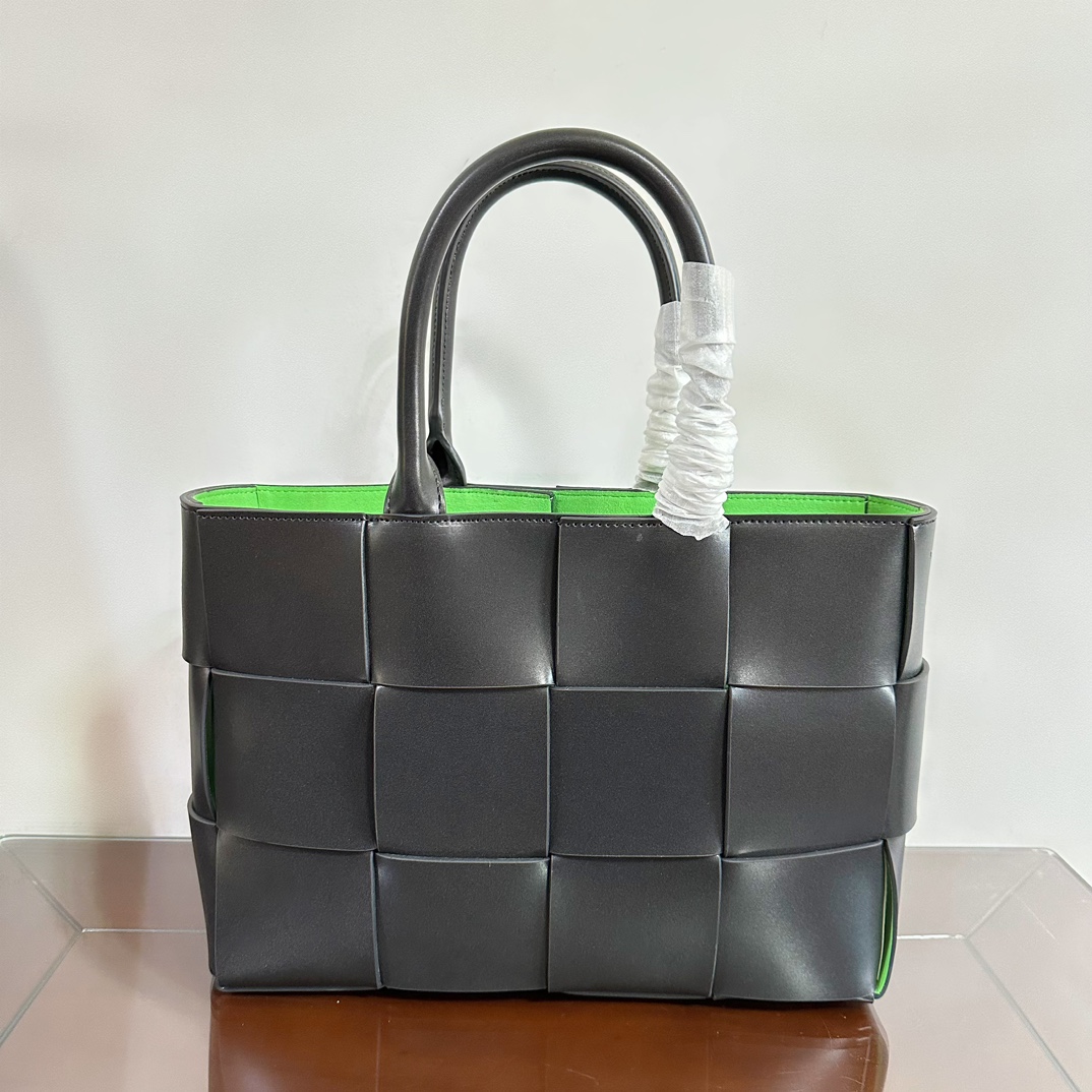 BV Medium Arco Leather Tote Bag- Black And Green - Bag - Gorchic - $180.99
