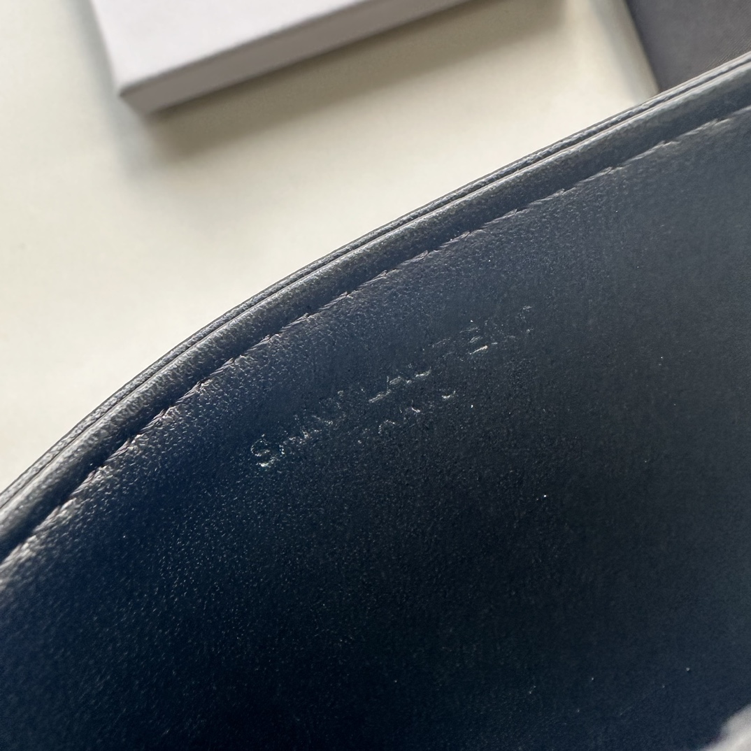 Lady Designer CASSANDRE MATELASSÉ card case in lambskin -Black Wallet - Gorchic - $35.99