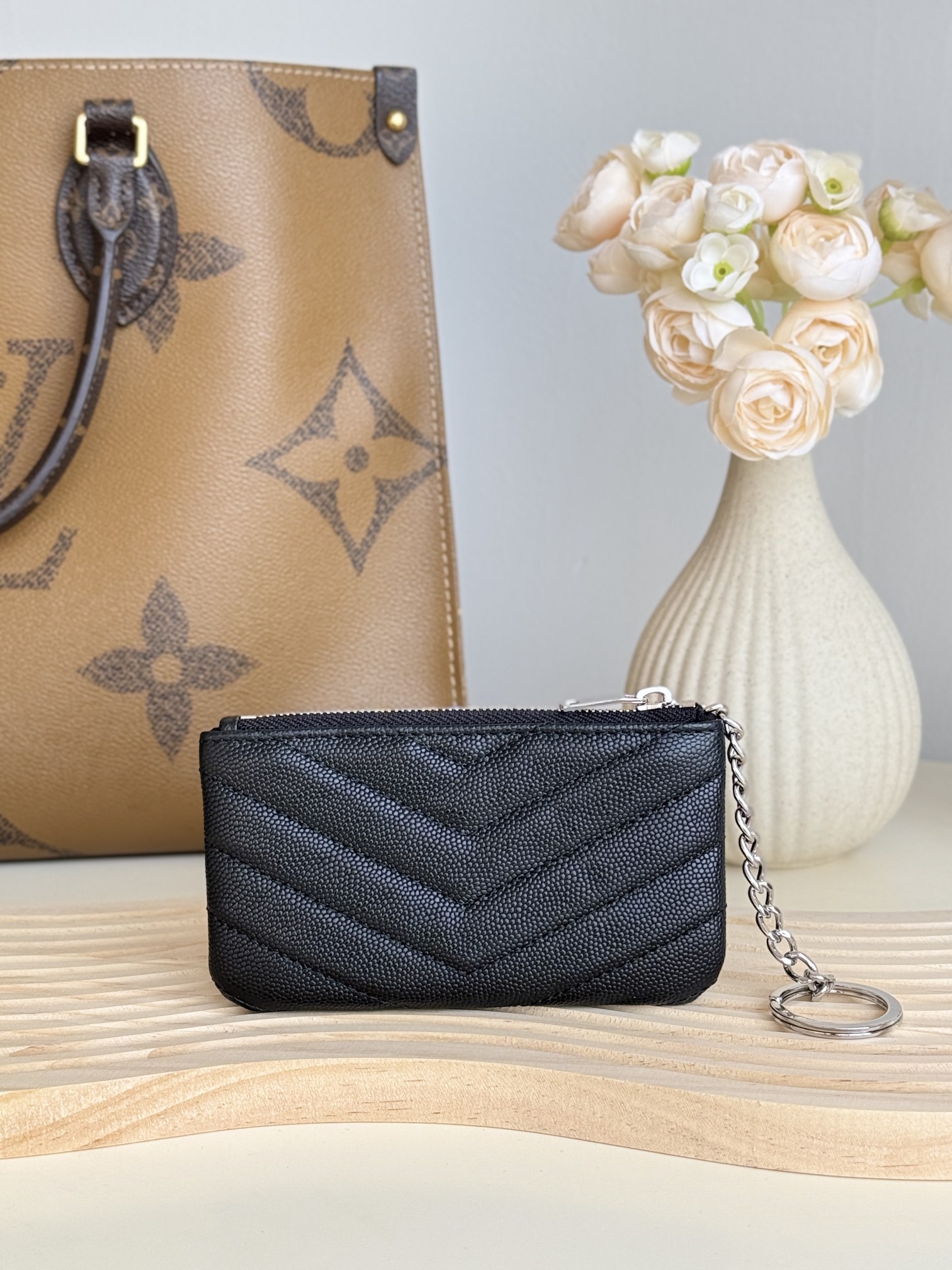 Lady Designer Ball-Patterned Cowhide Wallet -Black Sliver Wallet - Gorchic - $55.99