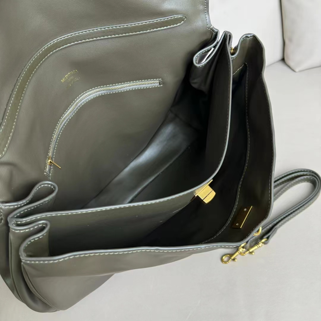 Hourglass iconic Rodeo leather shoulder bag in green and aged-golden hardware Multiple Size - Bag - Gorchic - $169.99