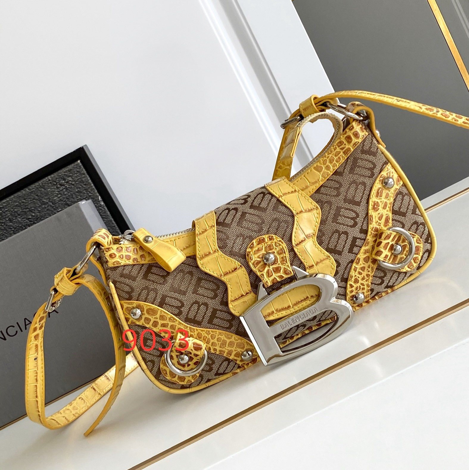 Hourglass iconic Essex small shoulder bag Gold Jacquard - Bag - Gorchic - $149.99
