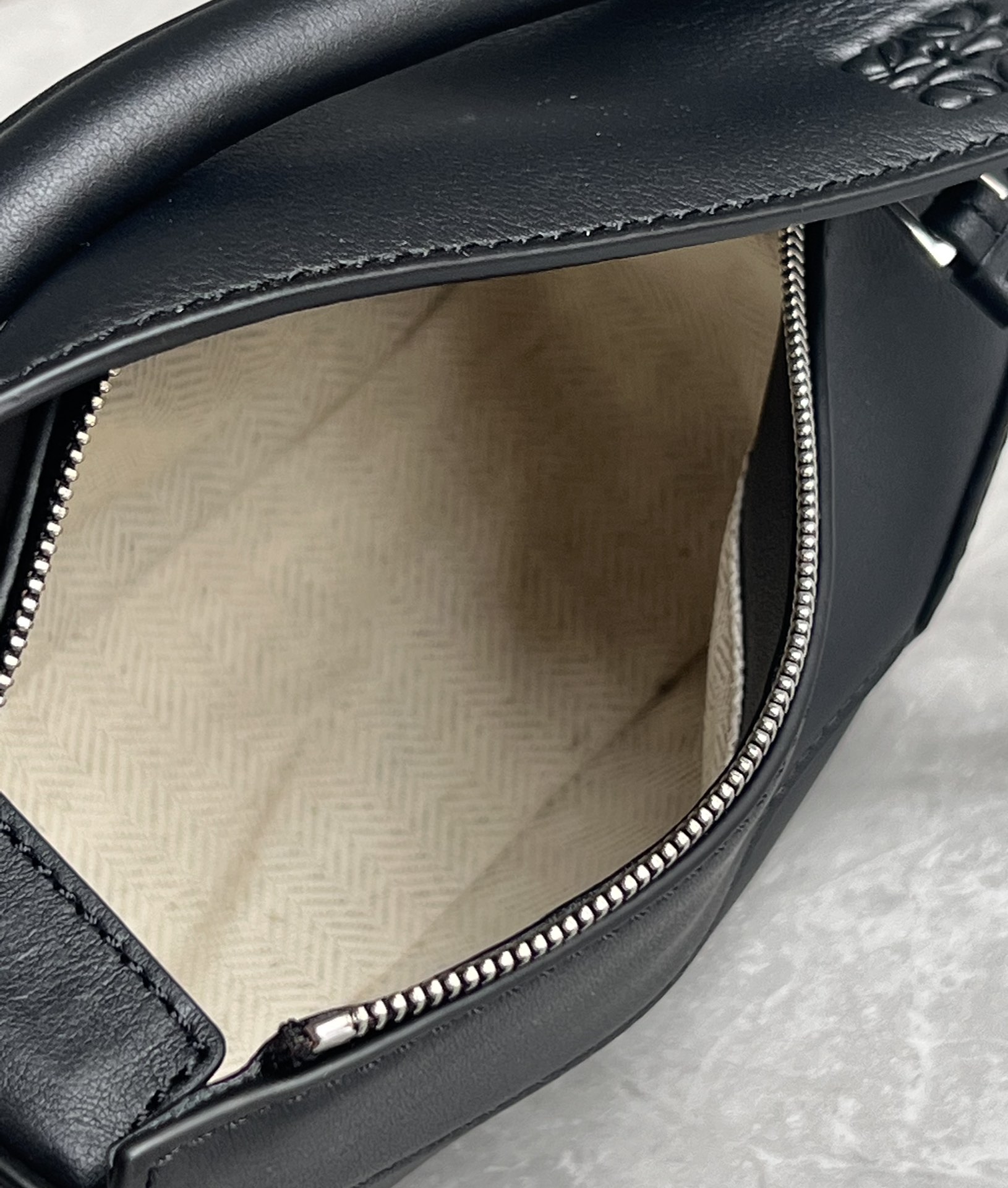 Puzzle iconic Small Puzzle Black - Bag - Gorchic - $109.99