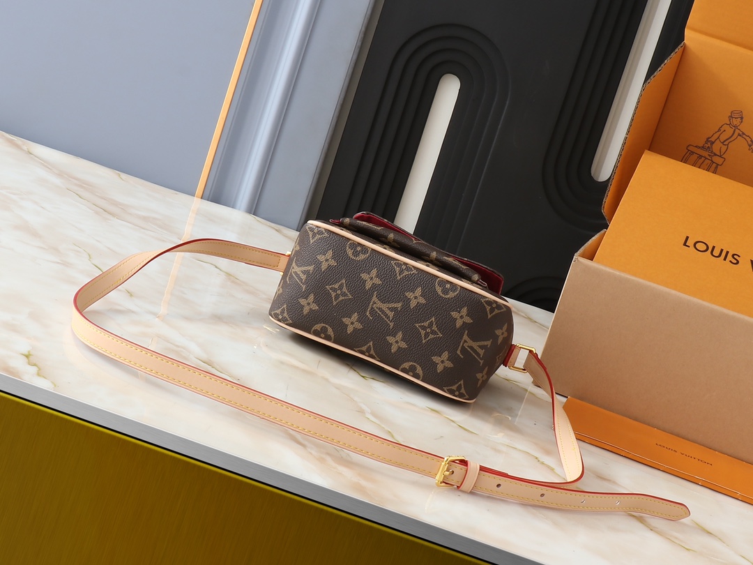 Designer Monogram Viva Cite crossbody bag - Gorchic - $117.99