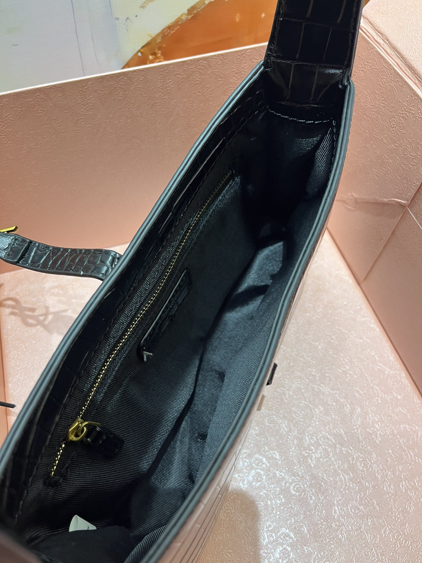 Lady Designer Fashion Croc-Embossed Le 5 à 7 Hobo Bag - Gorchic - $110.99