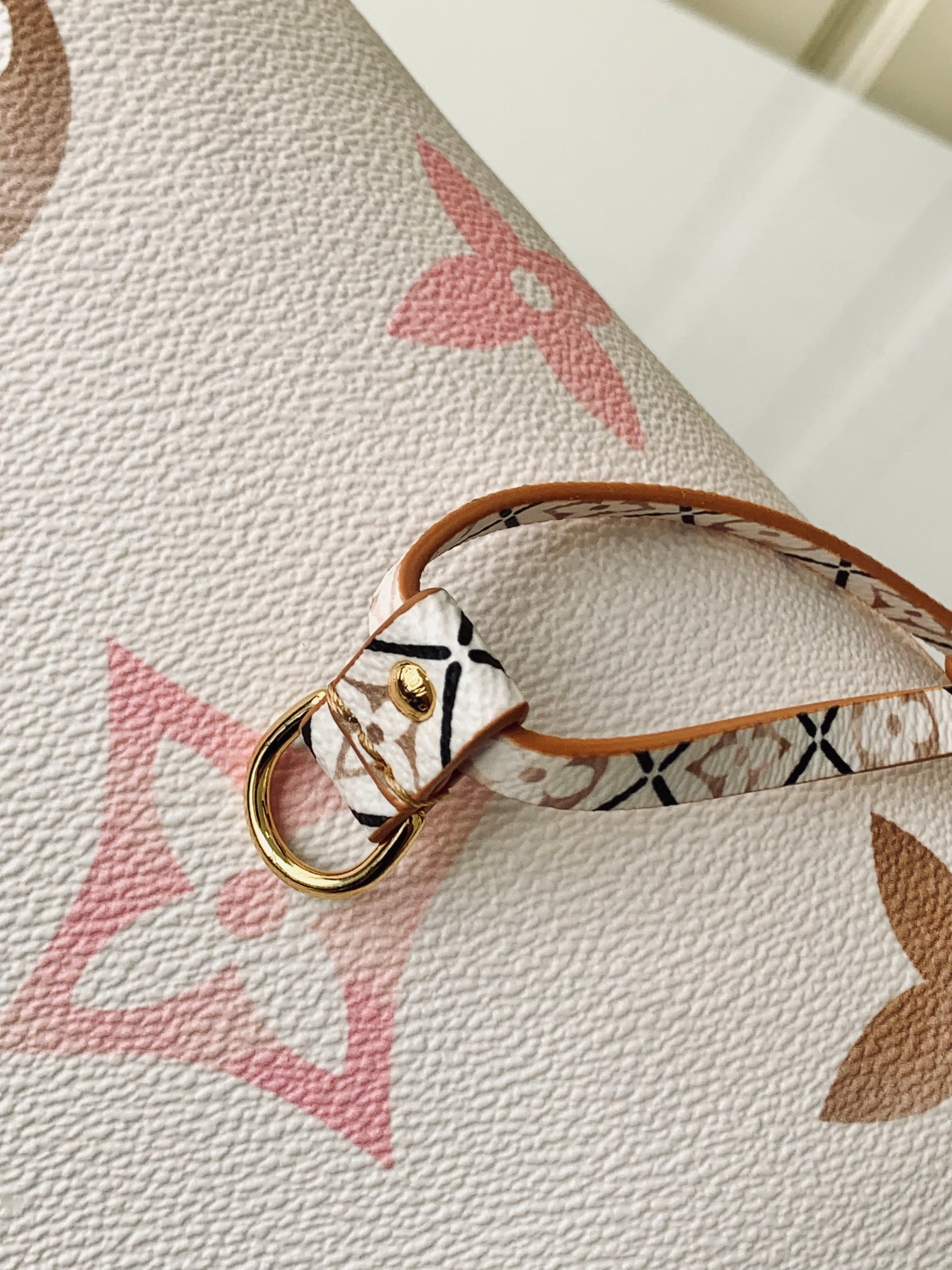 Designer Monogram Neverfull MM Shopping Bag - Pink and White Bag - Gorchic - $124.99