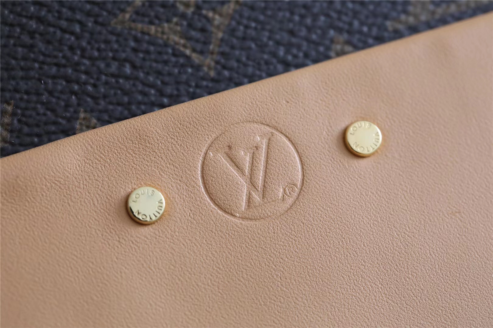 Designer Monogram  Boite Chapeau Souple MM Bag - Gorchic - $124.99