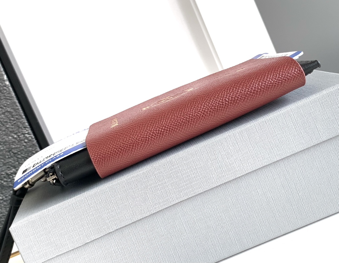 Hourglass iconic Men's Red Passport Long Wallet 1 Ticket - Bag - Gorchic - $139.99