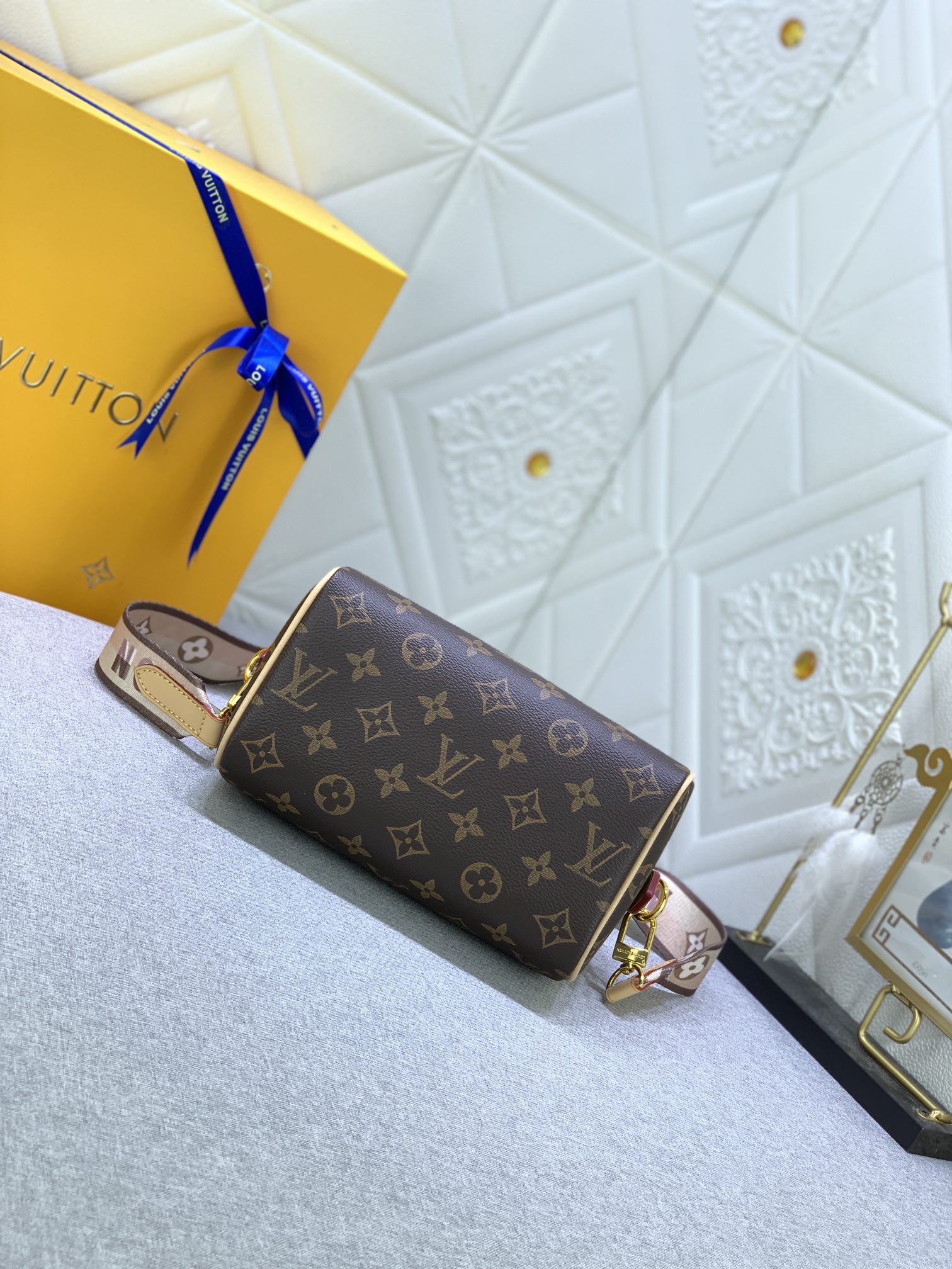 Designer Monogram Speedy Bandoulière 20 - Bag - Gorchic - $117.99