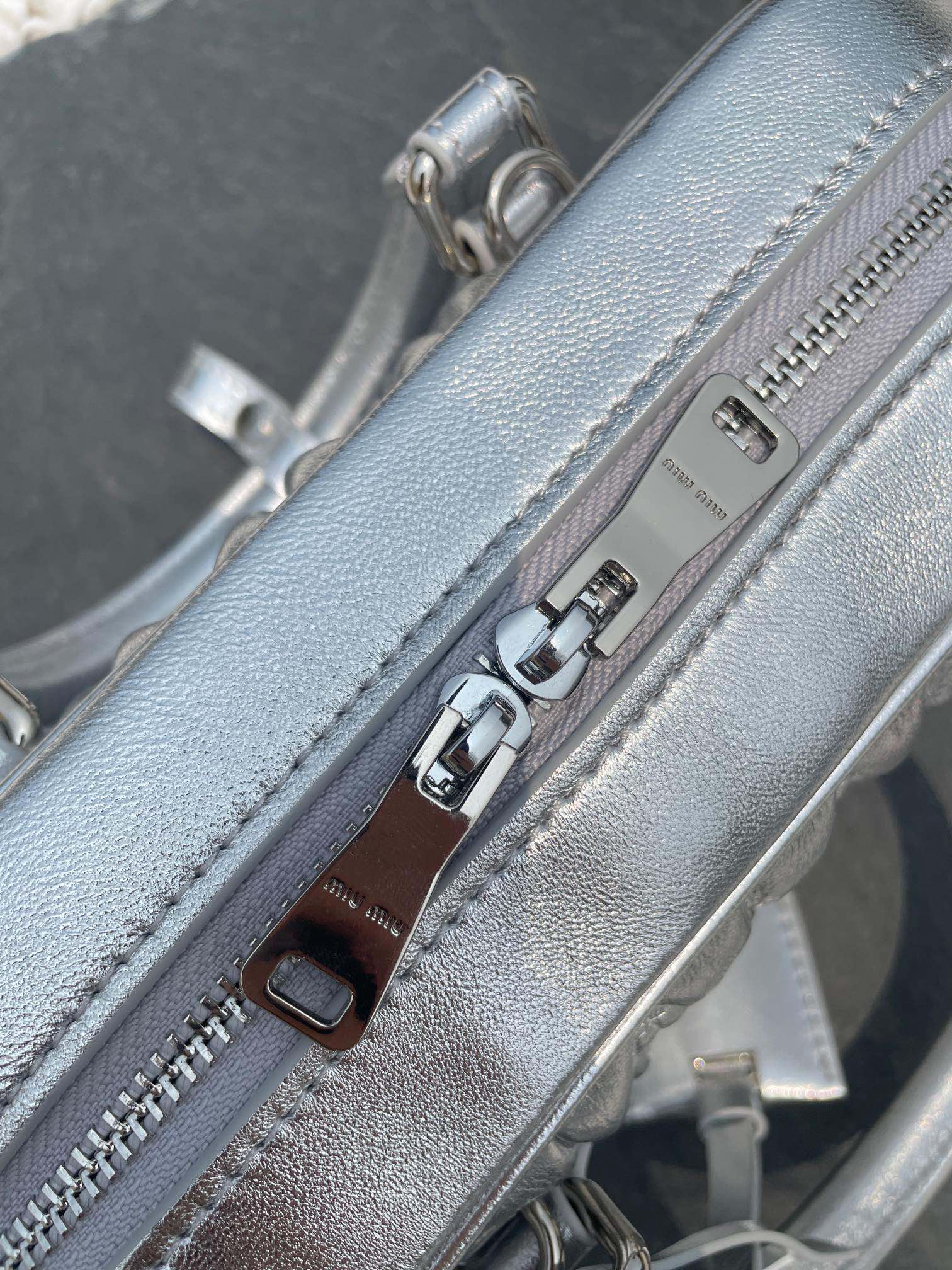 MU Arcadie matelassé nappa leather bag Sliver S-wide Size - Bag - Gorchic - $131.99