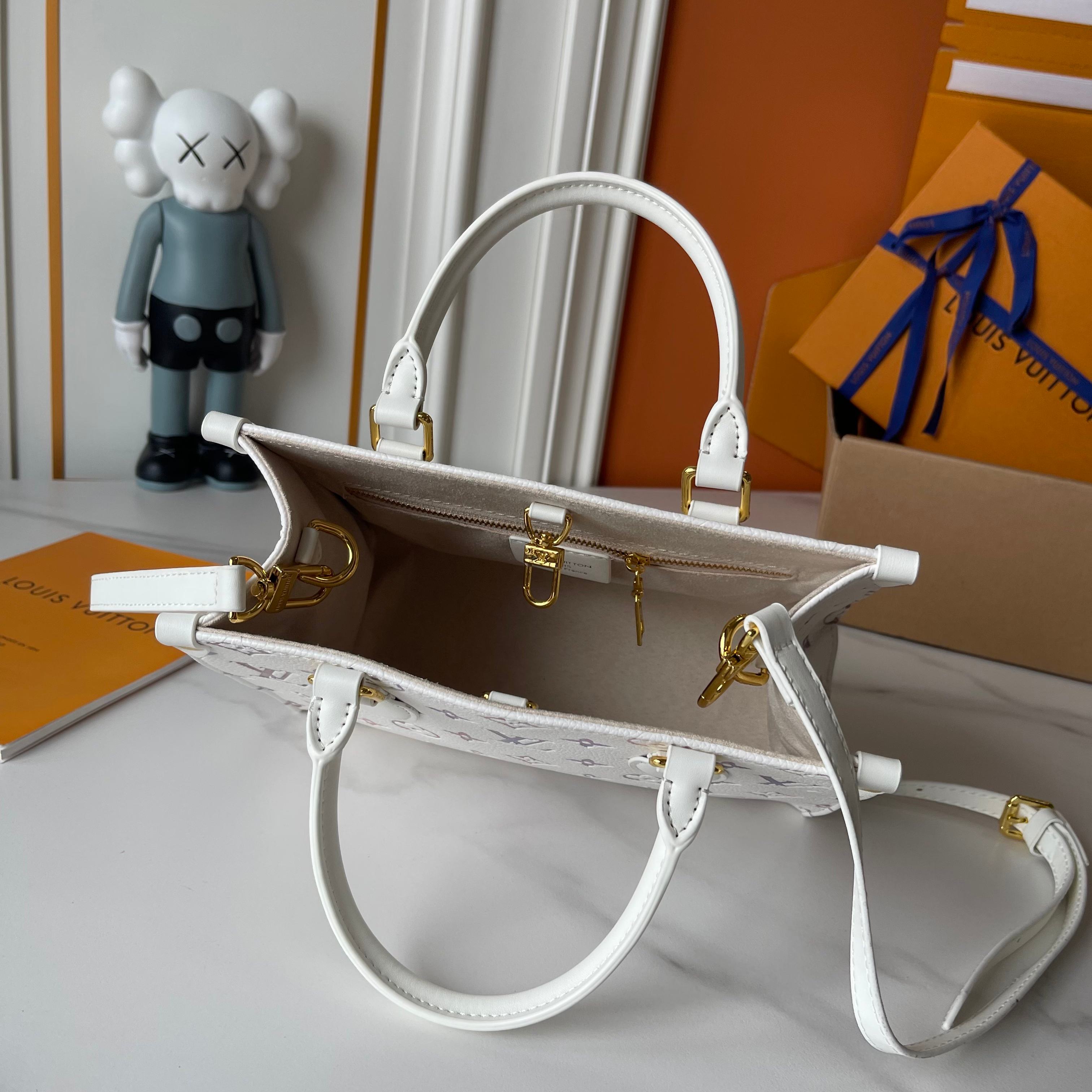 Designer OnTheGo PM Embossed grained cowhide leather - Dream Cream - Gorchic - $122.99