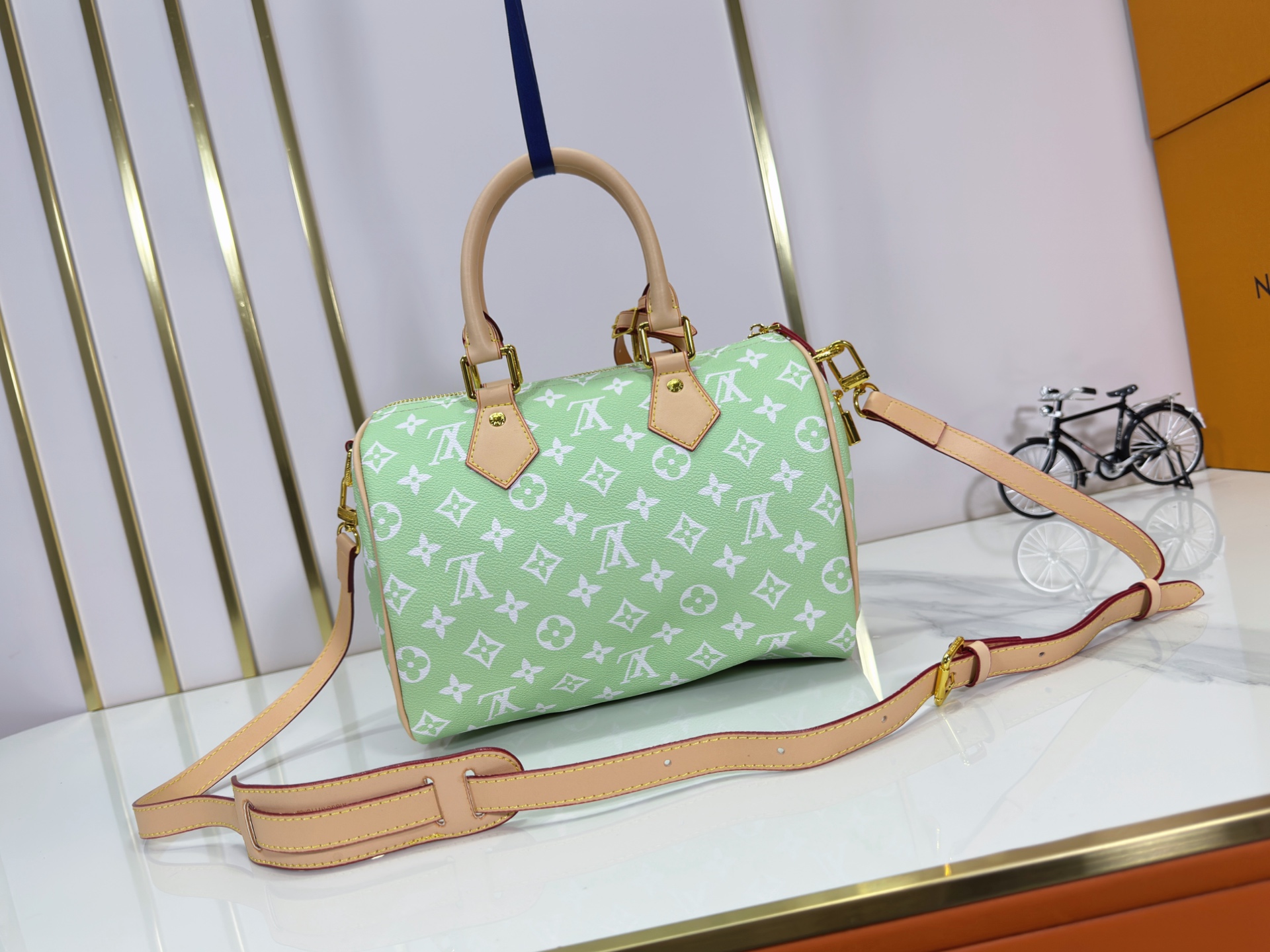 Designer SPEEDY P9 BANDOULIERE 30 HANDBAG Frozen Lime - Vert Clair - Bag - Gorchic - $137.99