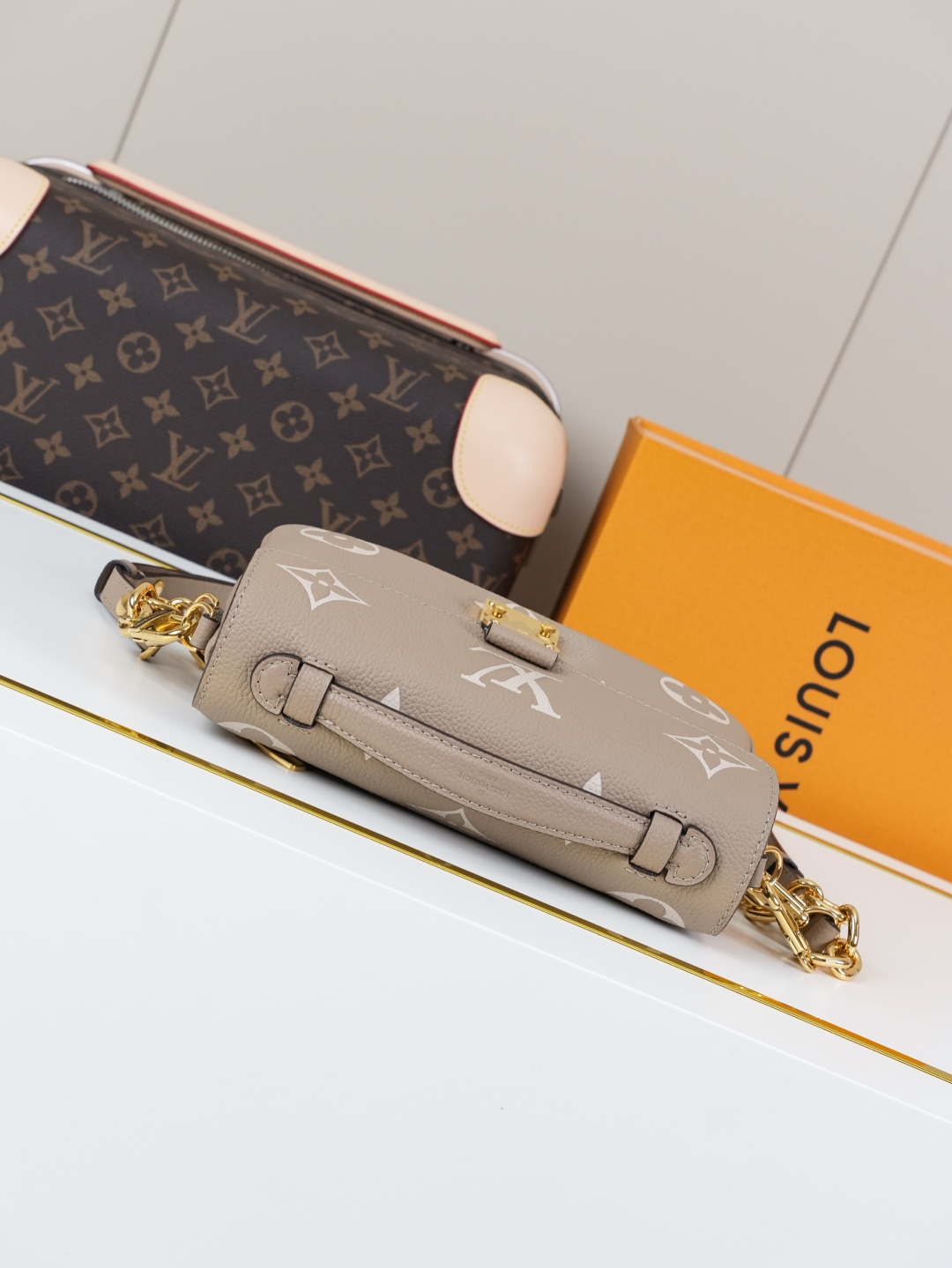 Designer Pochette Métis East West - Tourterelle Grey/Crème Beige - Gorchic - $116.99