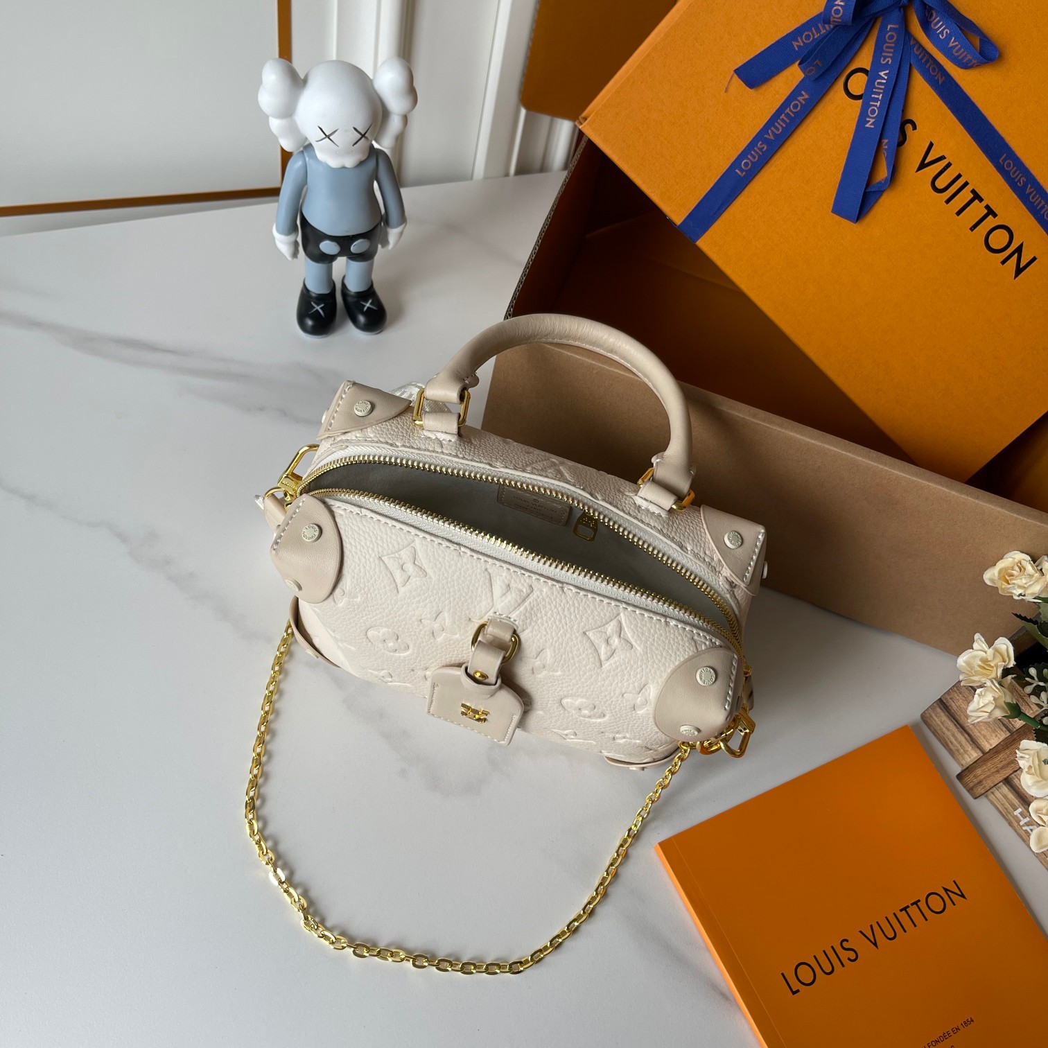 Designer Petite Malle Souple Embossed grained cowhide leather - White - Gorchic - $118.99