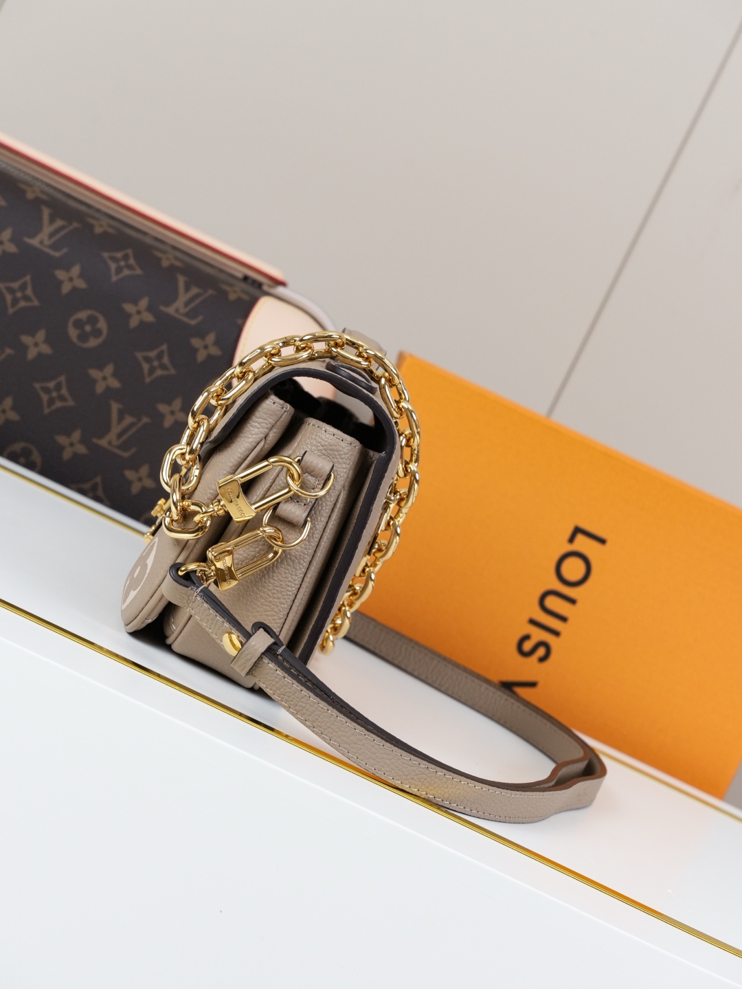 Designer Pochette Métis East West - Tourterelle Grey/Crème Beige - Gorchic - $116.99