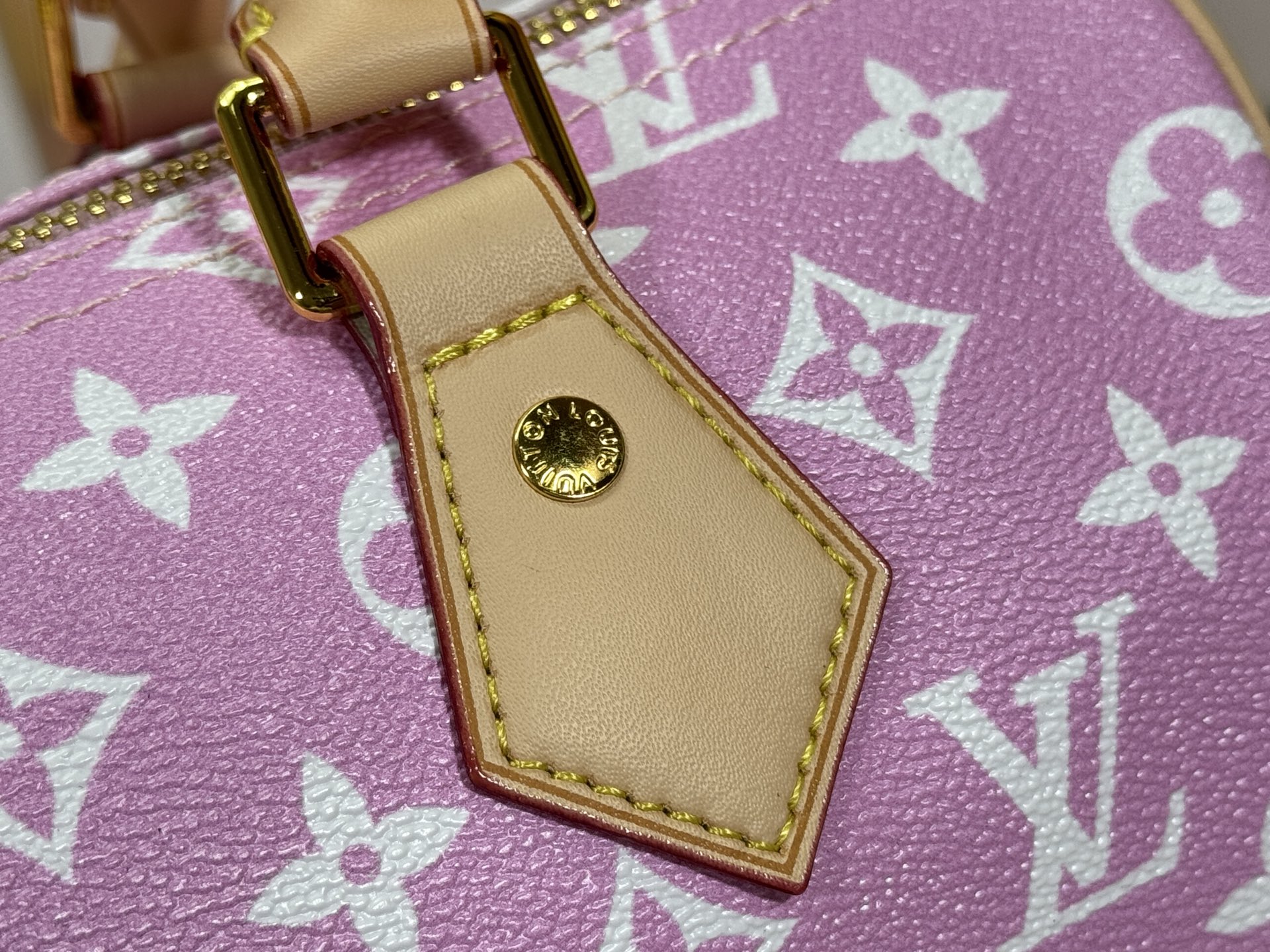 Designer Speedy P9 Bandoulière 40  Candy Pink - Bag - Gorchic - $141.99