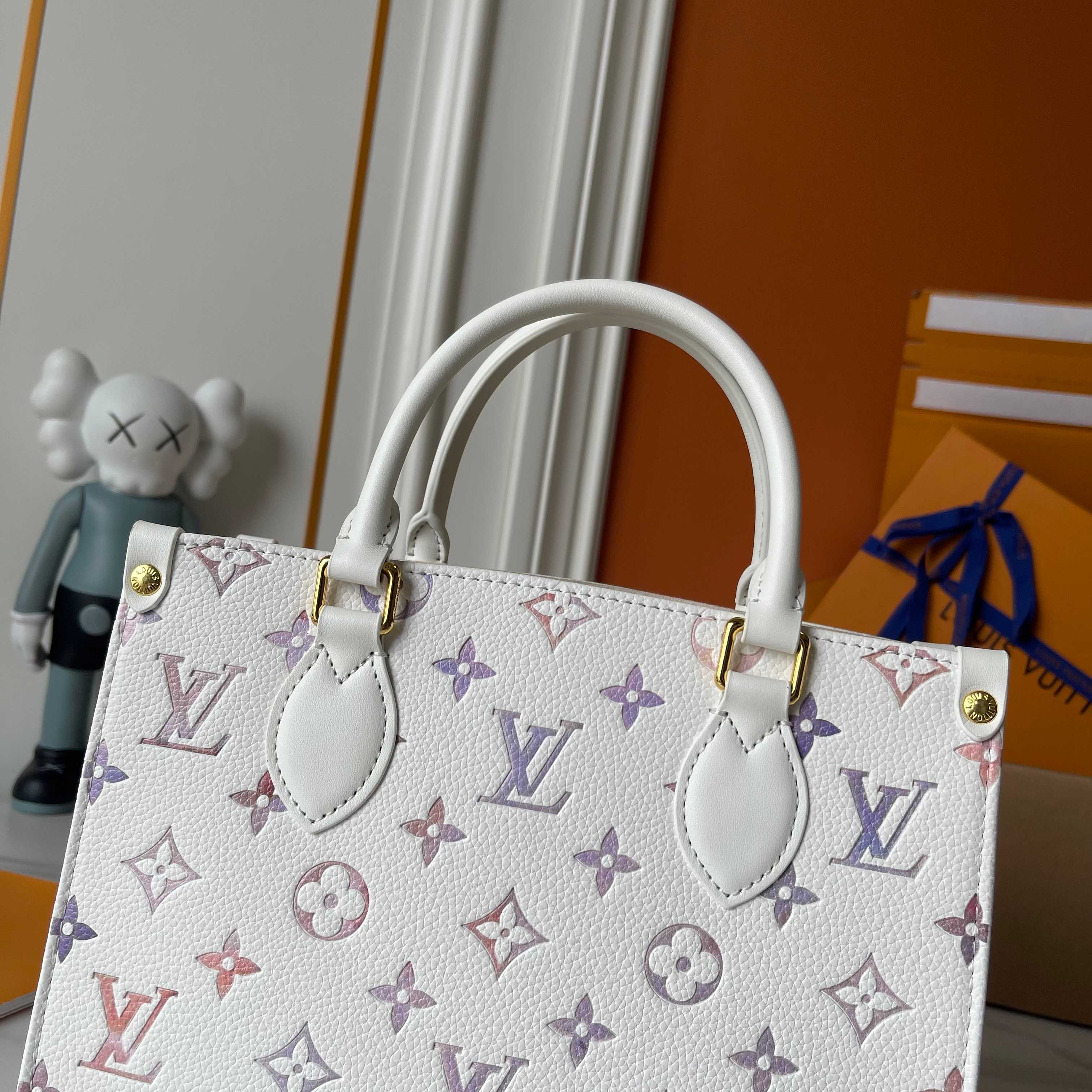 Designer OnTheGo PM Embossed grained cowhide leather - Dream Cream - Gorchic - $122.99