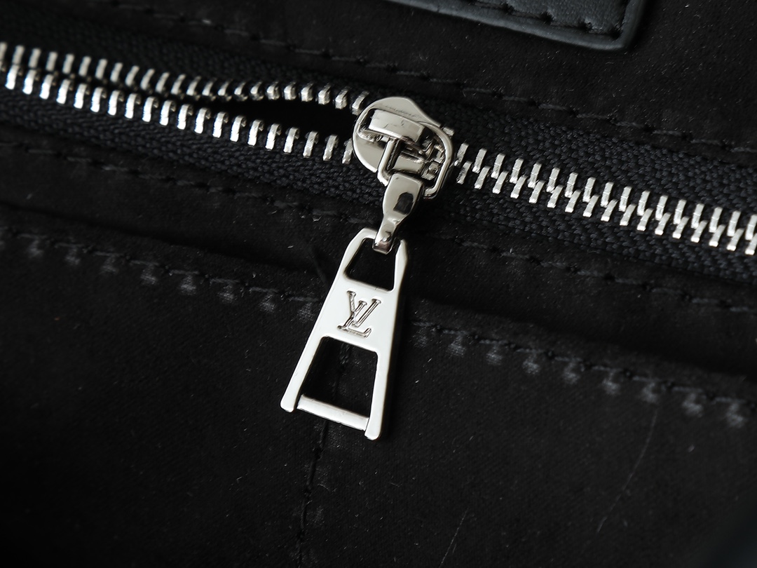 Designer Monogram Empreinte OnTheGo GM Tote Bag - Black And Pink - Gorchic - $116.99