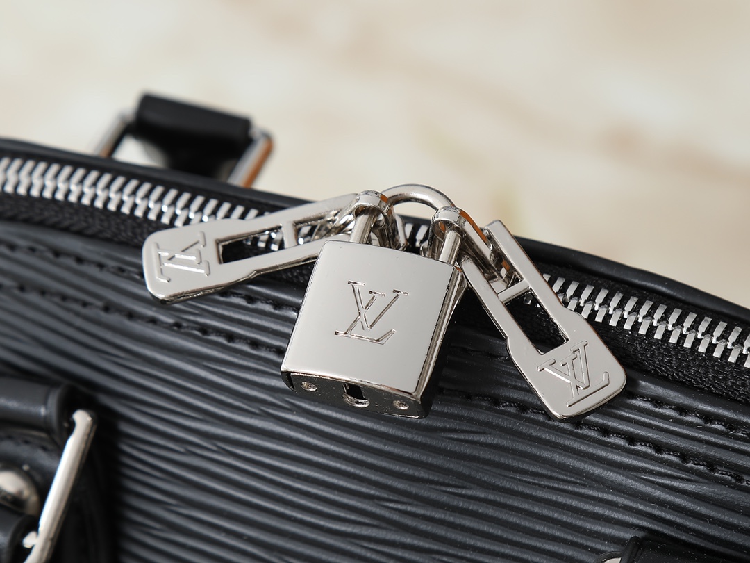 Designer Alma BB Epi grained cowhide leather - Black - Gorchic - $130.99