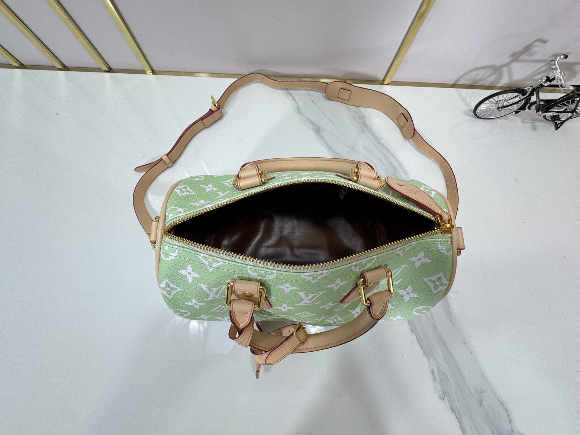 Designer SPEEDY P9 BANDOULIERE 30 HANDBAG Frozen Lime - Vert Clair - Bag - Gorchic - $137.99