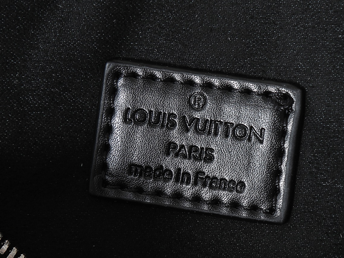 Designer Alma BB Epi grained cowhide leather - Black - Gorchic - $130.99