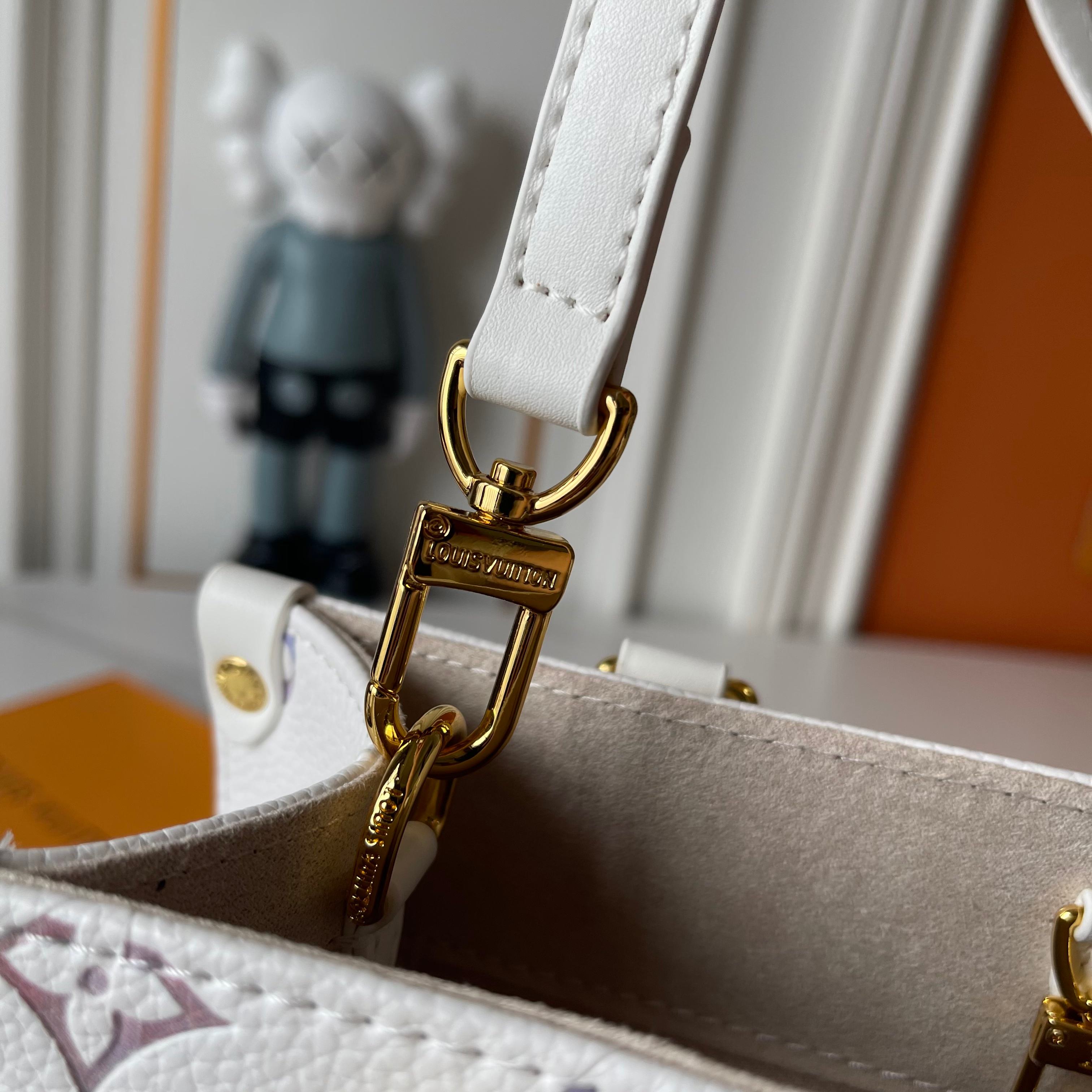 Designer OnTheGo PM Embossed grained cowhide leather - Dream Cream - Gorchic - $122.99