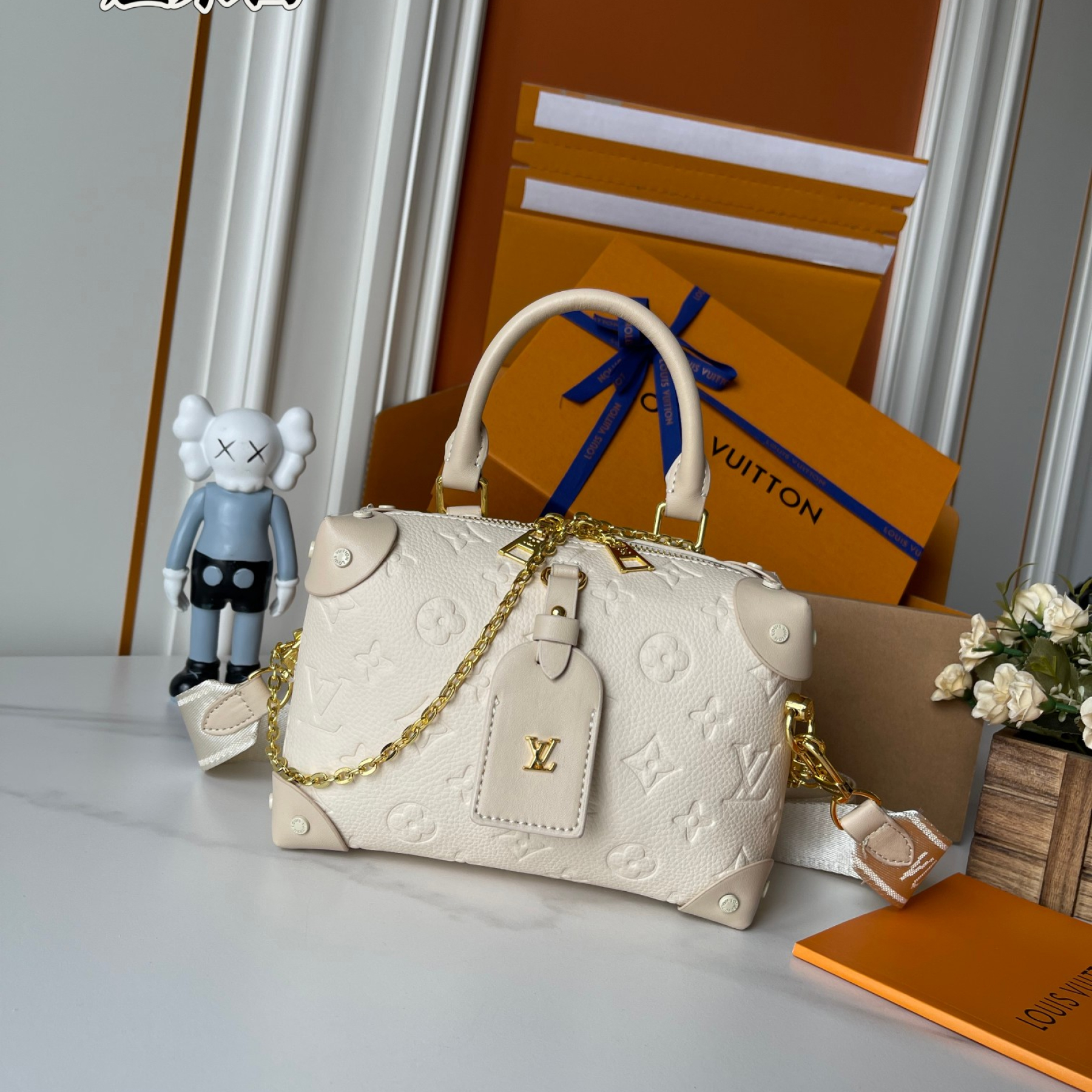 Designer Petite Malle Souple Embossed grained cowhide leather - White - Gorchic - $118.99