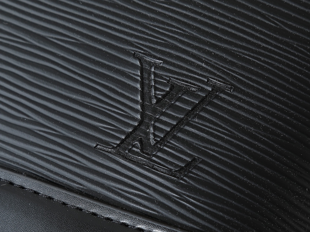 Designer Alma BB Epi grained cowhide leather - Black - Gorchic - $130.99