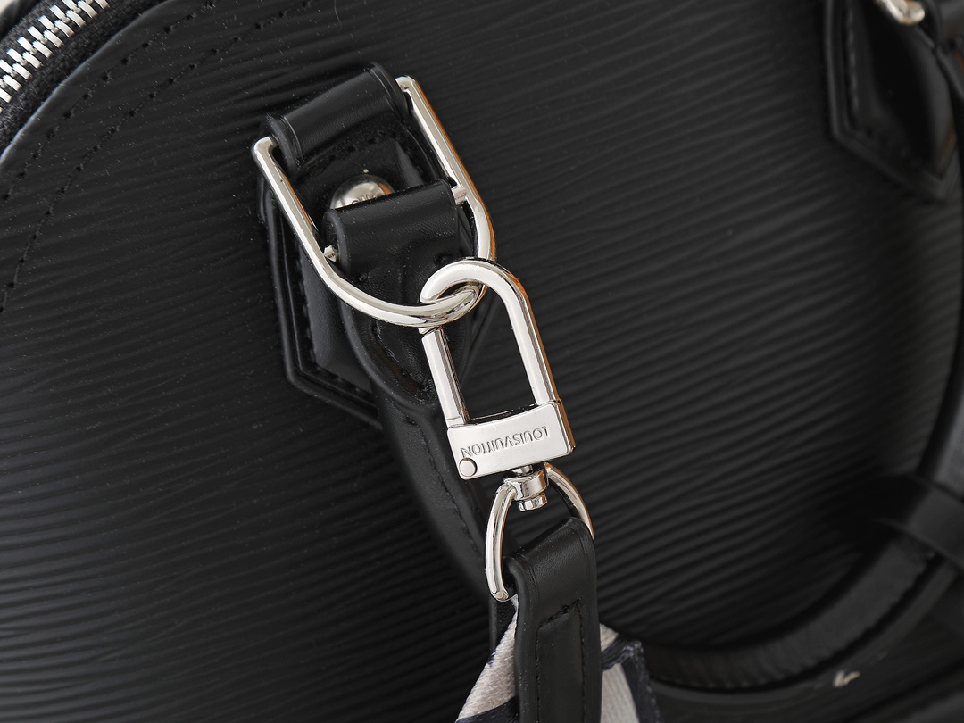 Designer Alma BB Epi grained cowhide leather - Black - Gorchic - $130.99