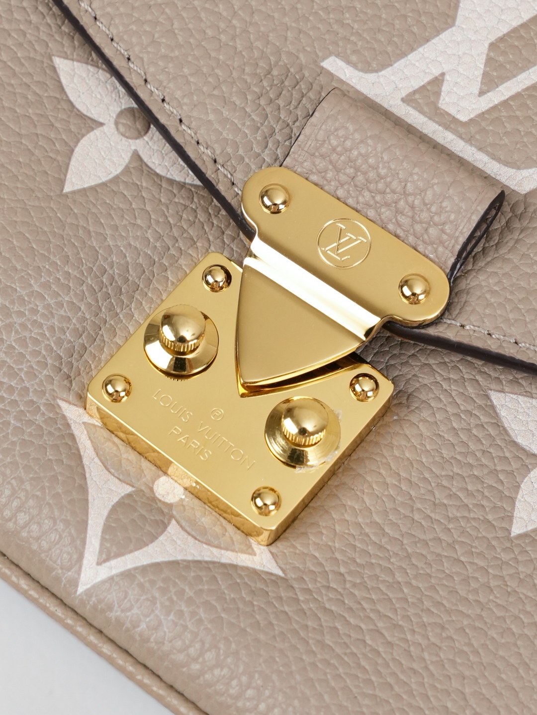 Designer Pochette Métis East West - Tourterelle Grey/Crème Beige - Gorchic - $116.99