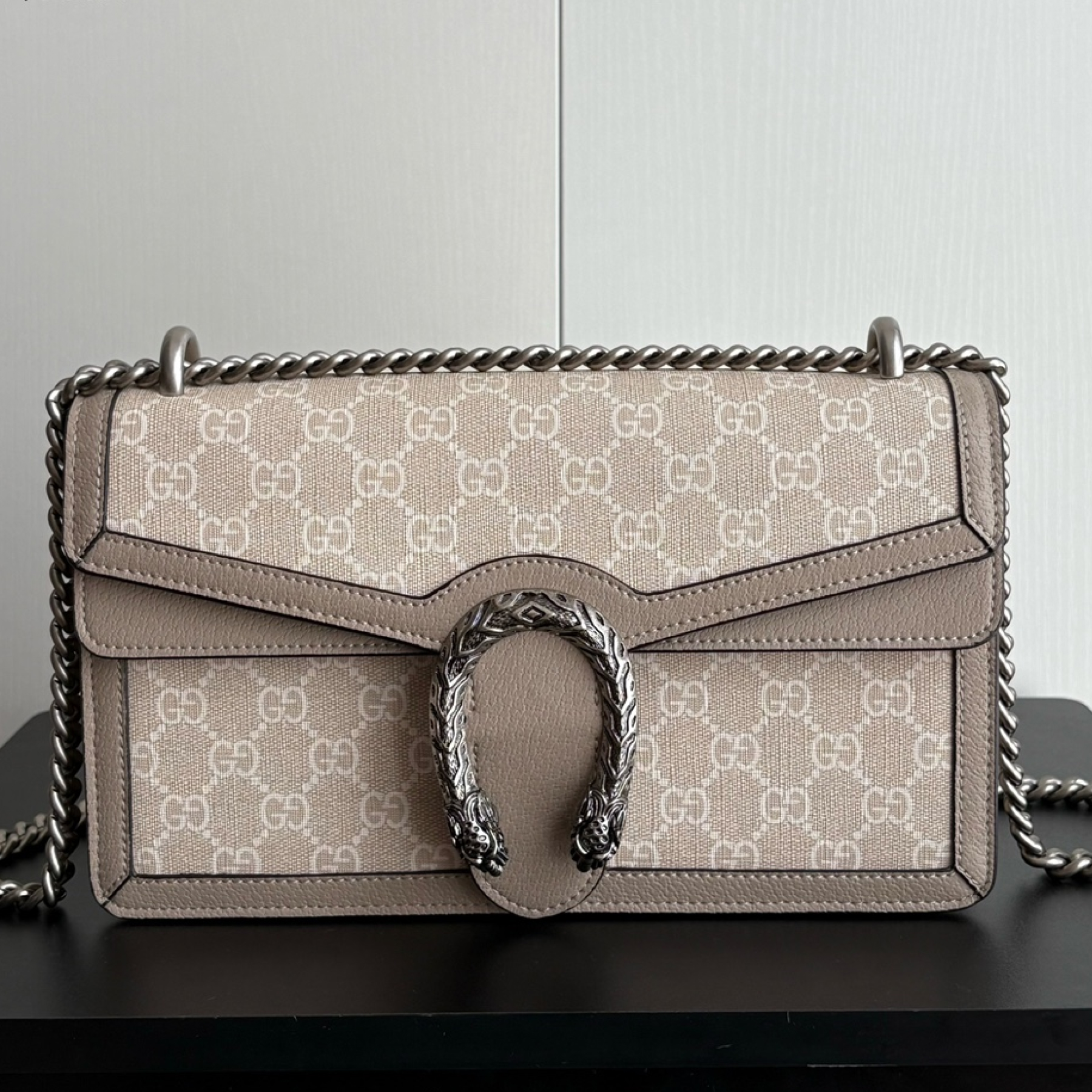 Double-G Dionysus Medium GG-Jacquard Shoulderbag - Beige and white - Gorchic - $124.99
