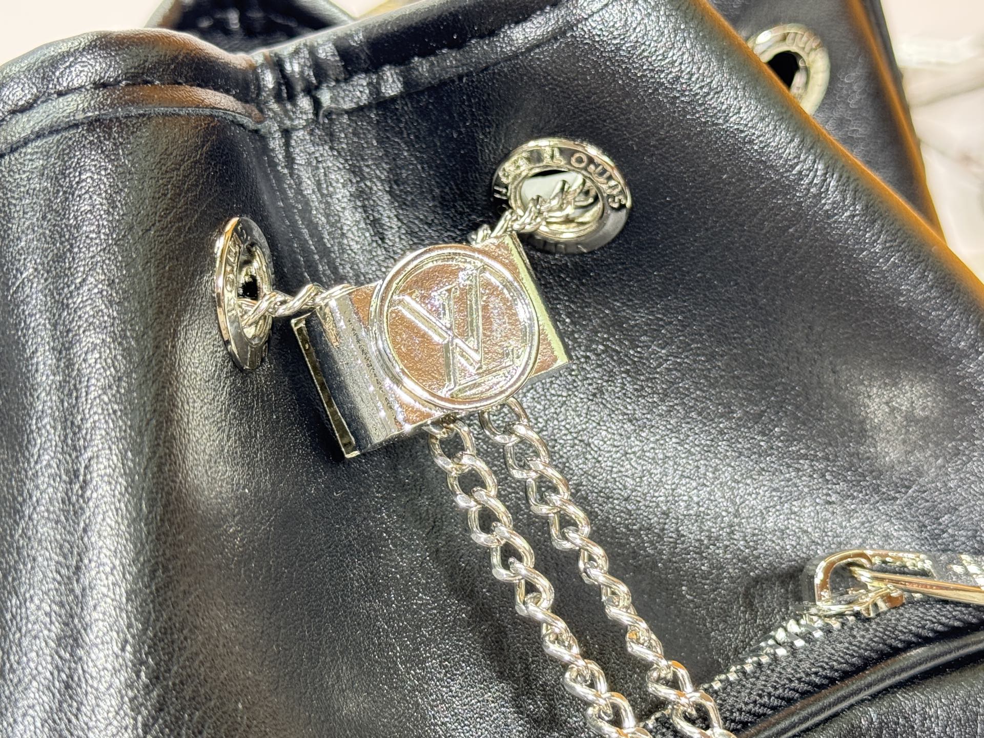 Designer No Way Vibe Lamb leather - Black - Gorchic - $121.99