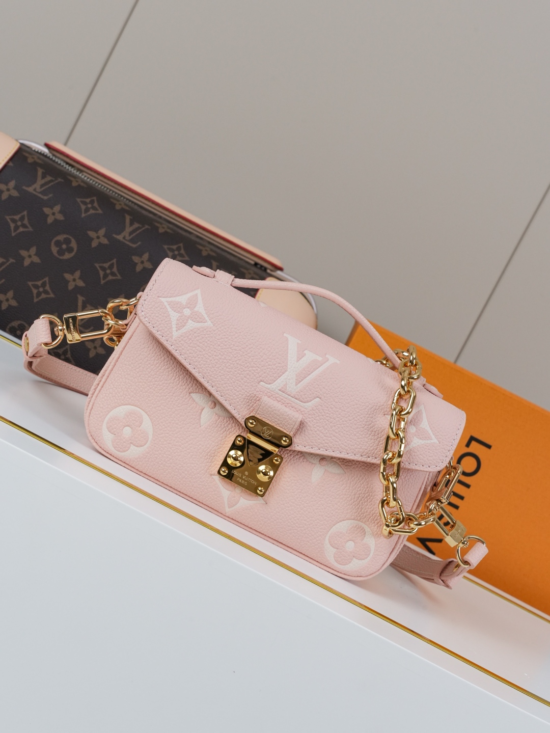 Designer Pochette Métis East West Embossed Grain Cowhide - Pink - Gorchic - $116.99