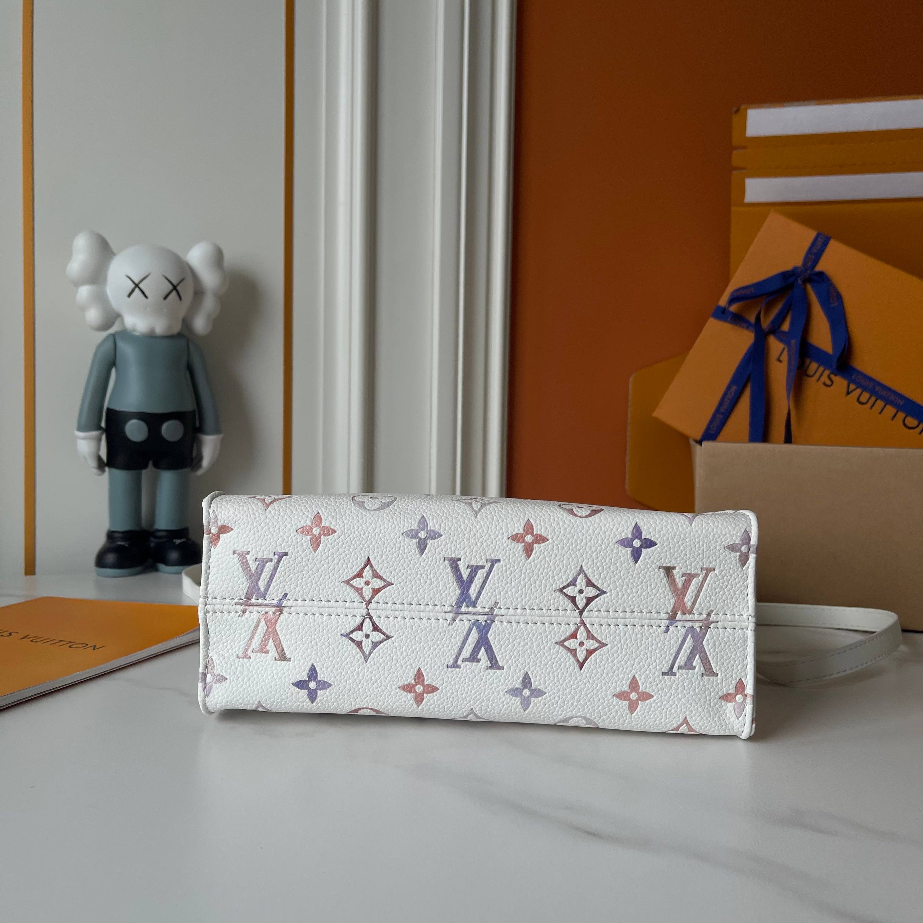 Designer OnTheGo PM Embossed grained cowhide leather - Dream Cream - Gorchic - $122.99