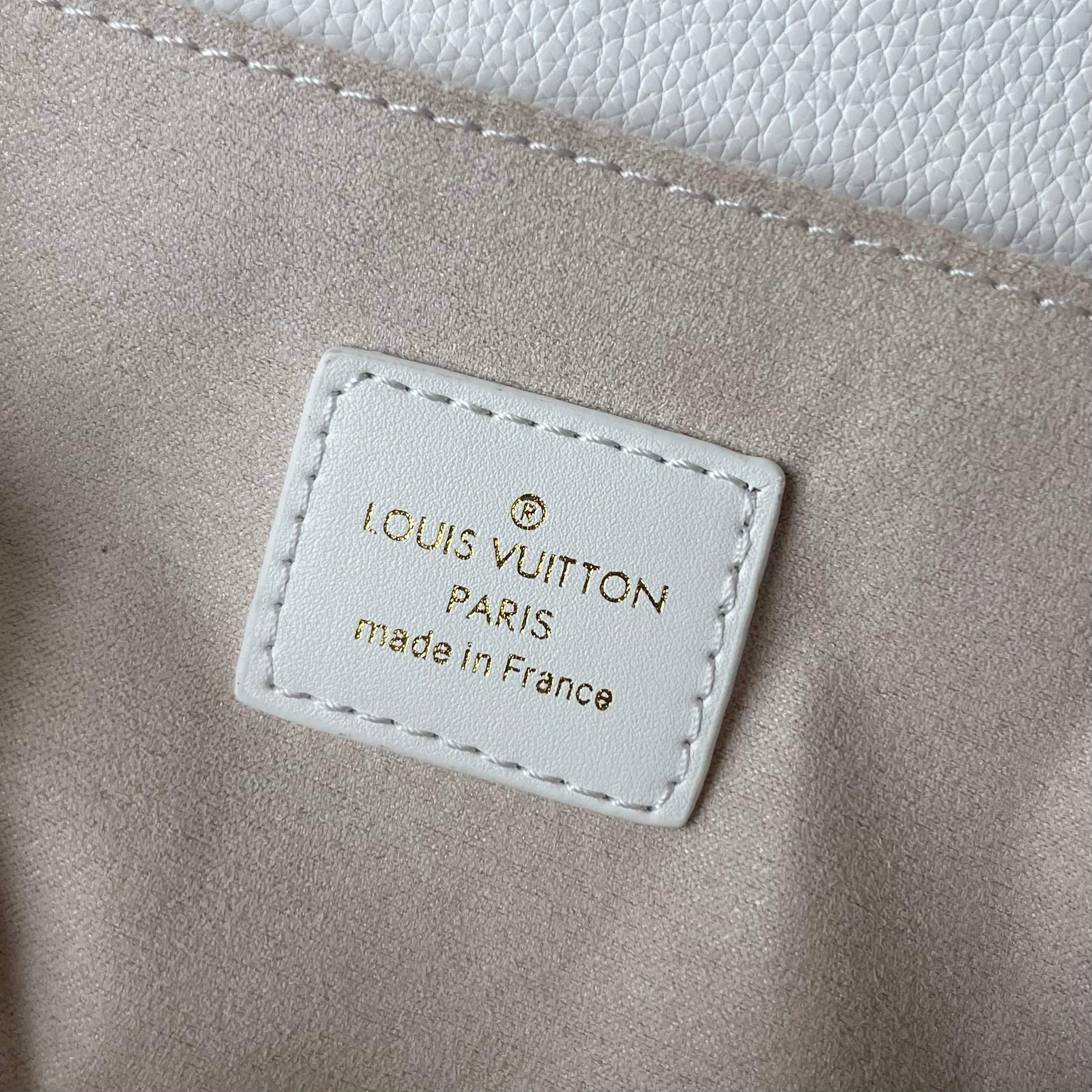 Designer Pochette Métis East West Embossed grained cowhide leather - Dream Cream - Gorchic - $120.99