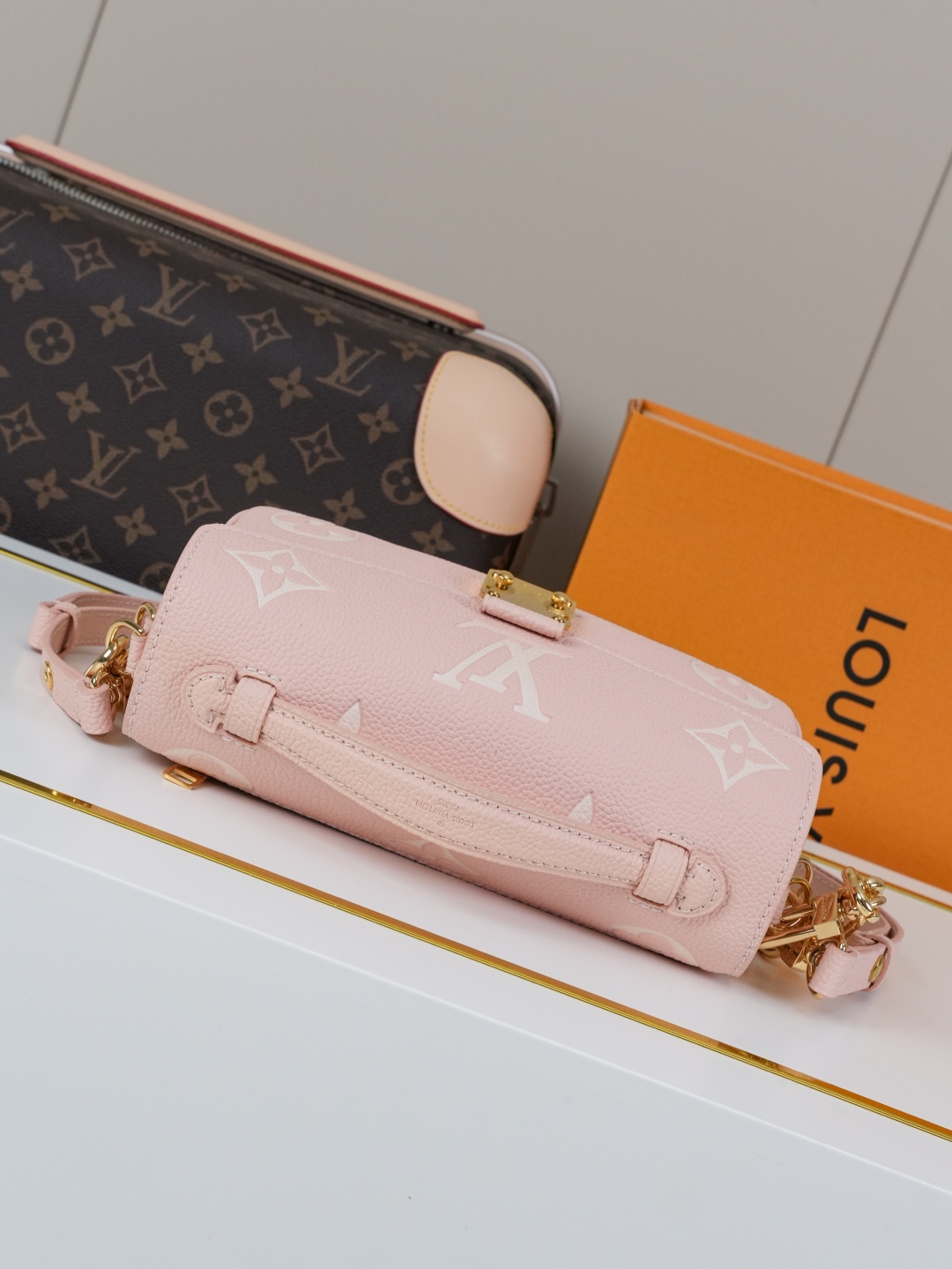 Designer Pochette Métis East West Embossed Grain Cowhide - Pink - Gorchic - $116.99