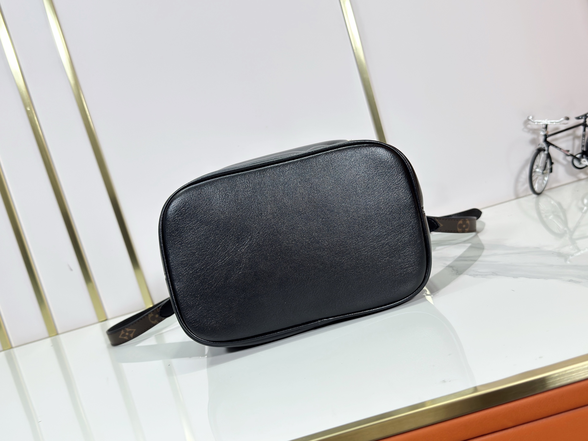 Designer No Way Vibe Lamb leather - Black - Gorchic - $121.99