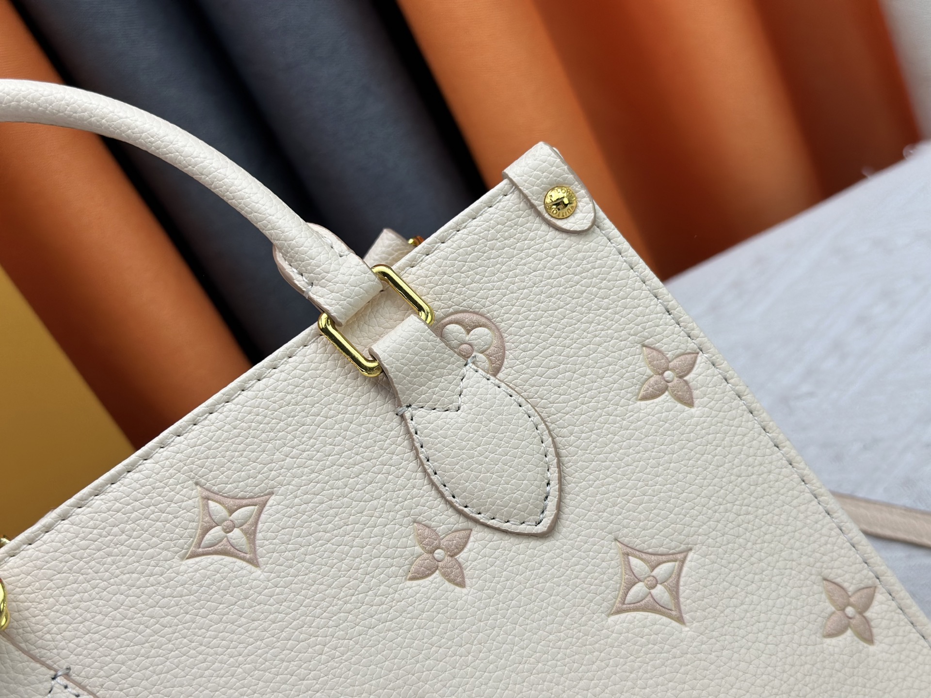 Designer OnTheGo PM - Eden color - Gorchic - $120.99