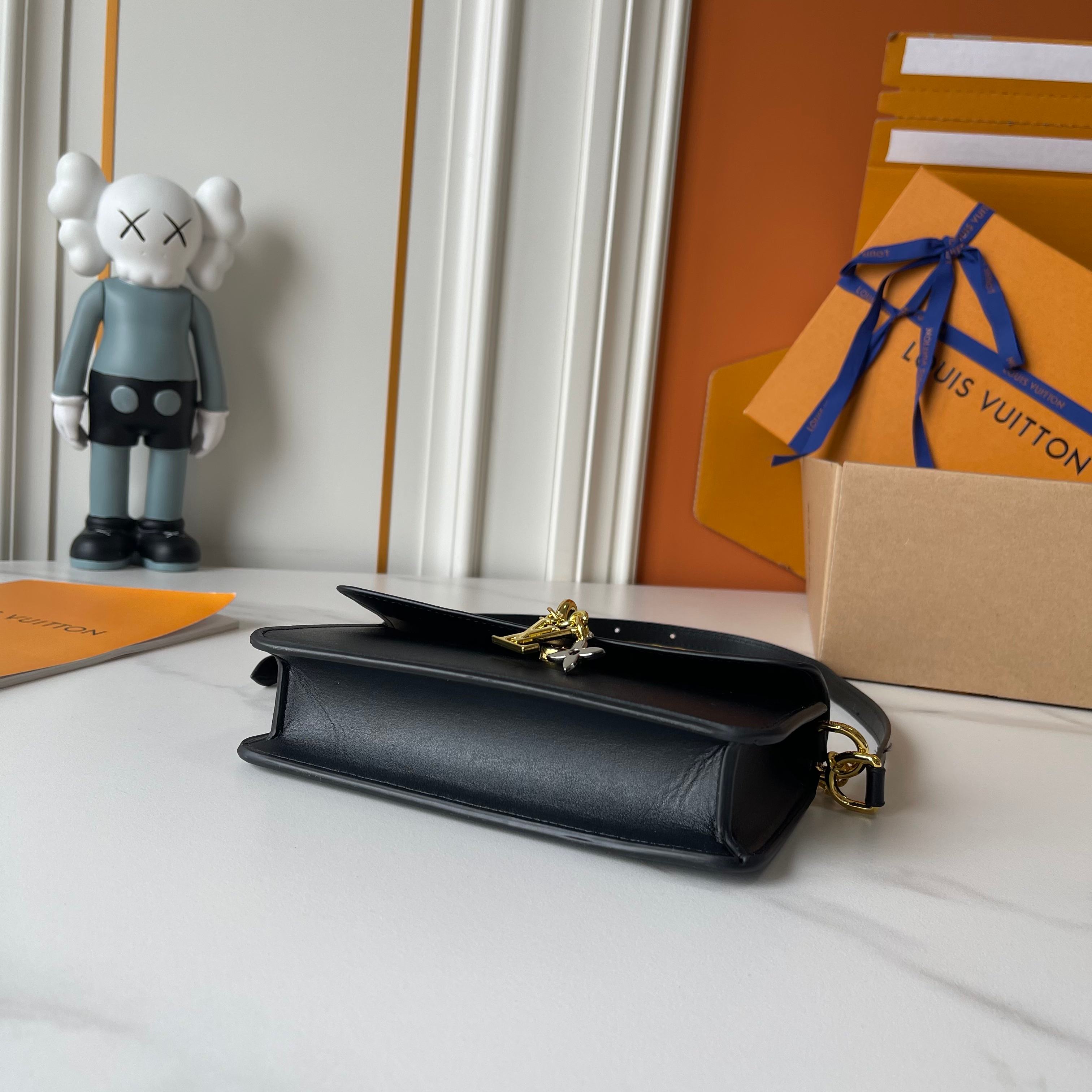 Designer Wallet On Chain LV Bloom - Black - Gorchic - $120.99