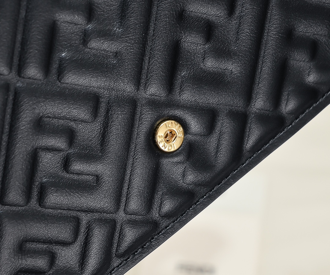 FD Baguette Wallet With Chain - Black - Gorchic - $132.99