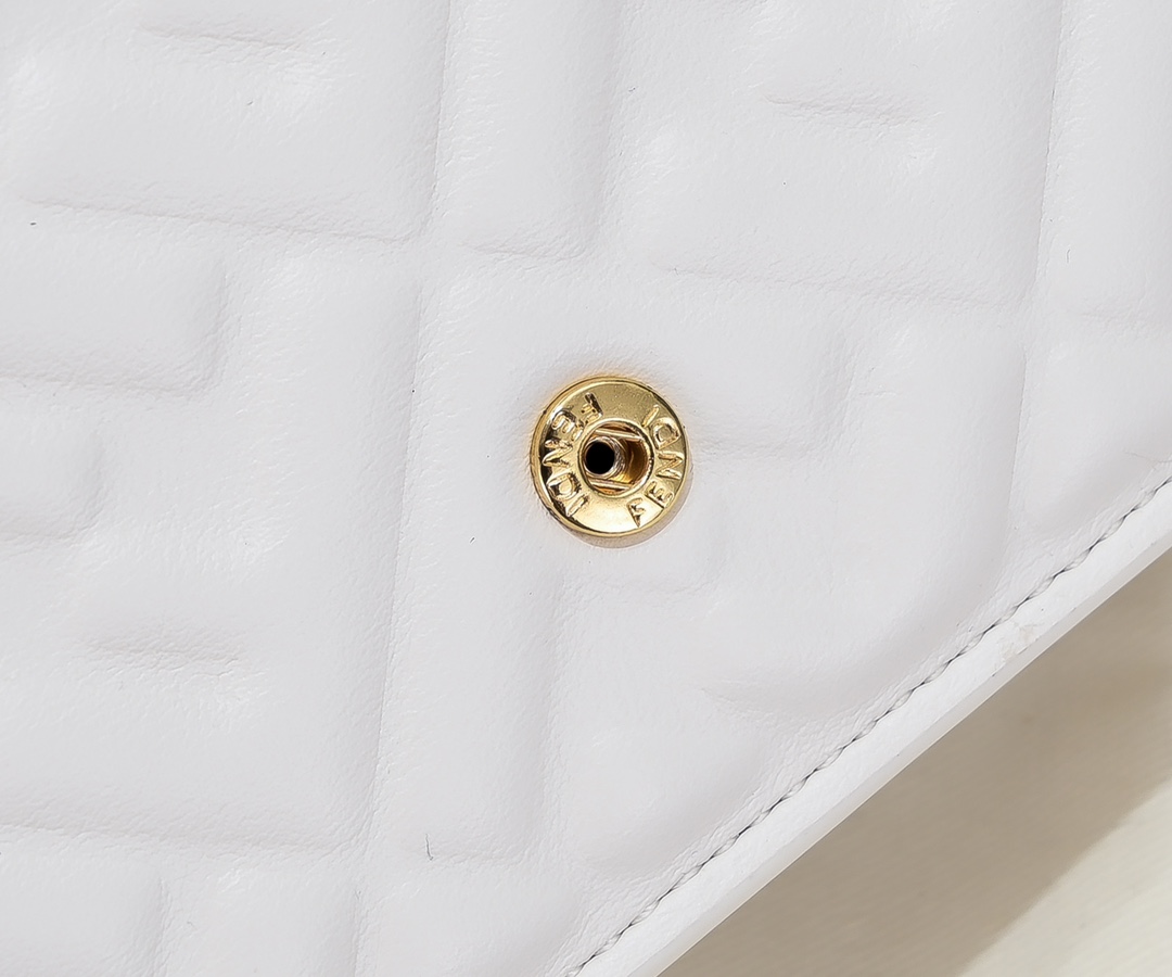 FD Baguette Wallet With Chain - White - Gorchic - $132.99