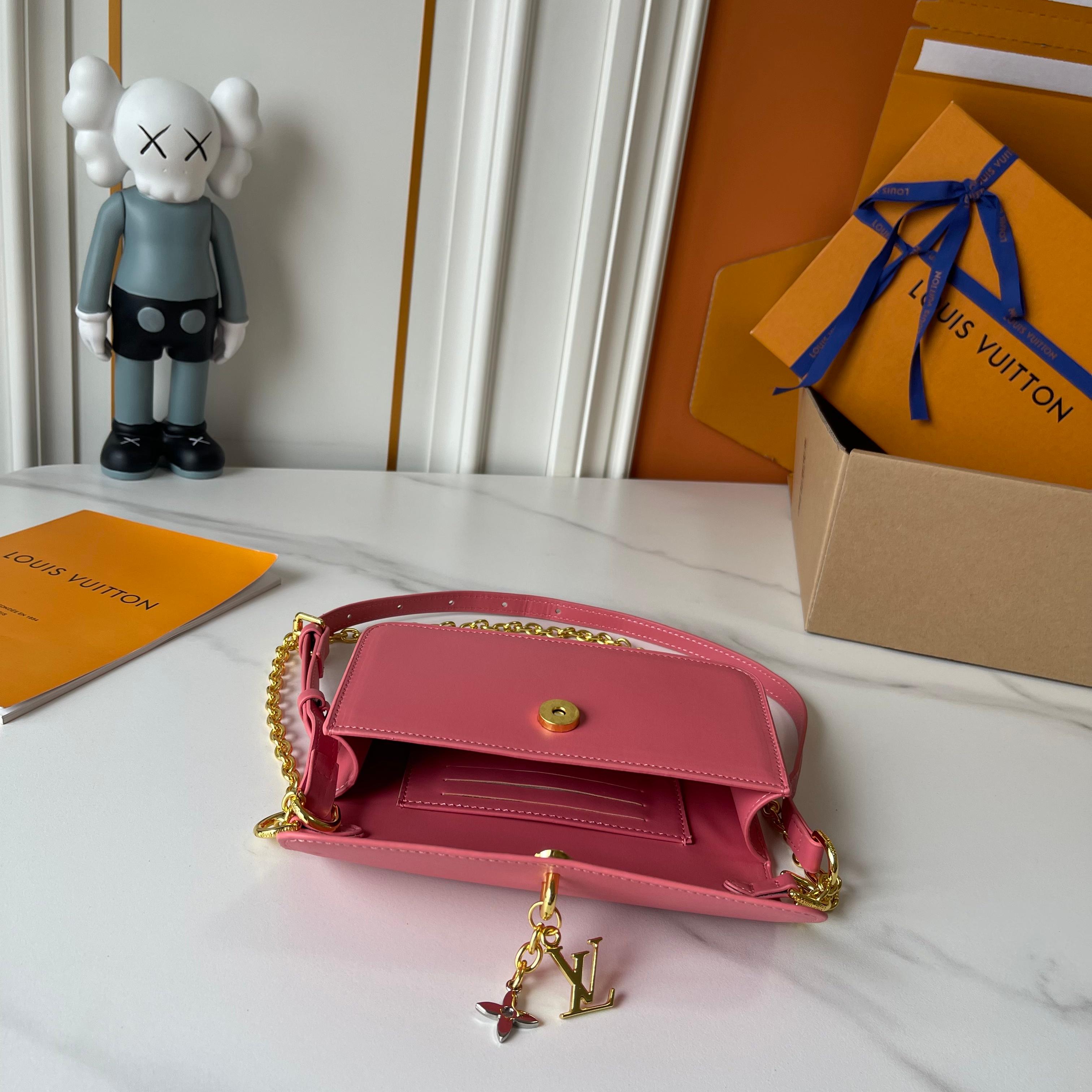 Designer Wallet On Chain LV Bloom - Sweet Coral - Gorchic - $120.99