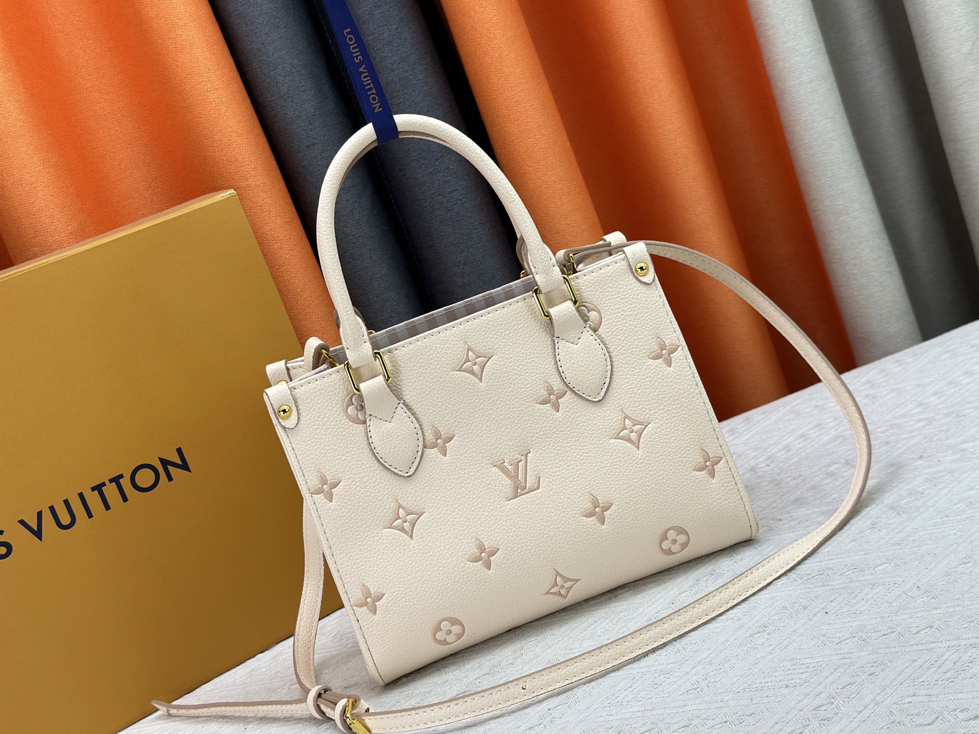 Designer OnTheGo PM - Eden color - Gorchic - $120.99