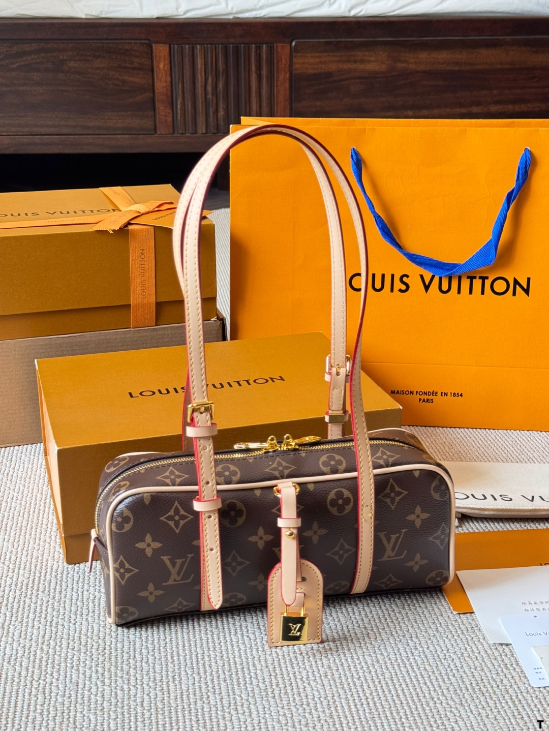 Designer Hang On Handbag - Brown - Gorchic - $120.99