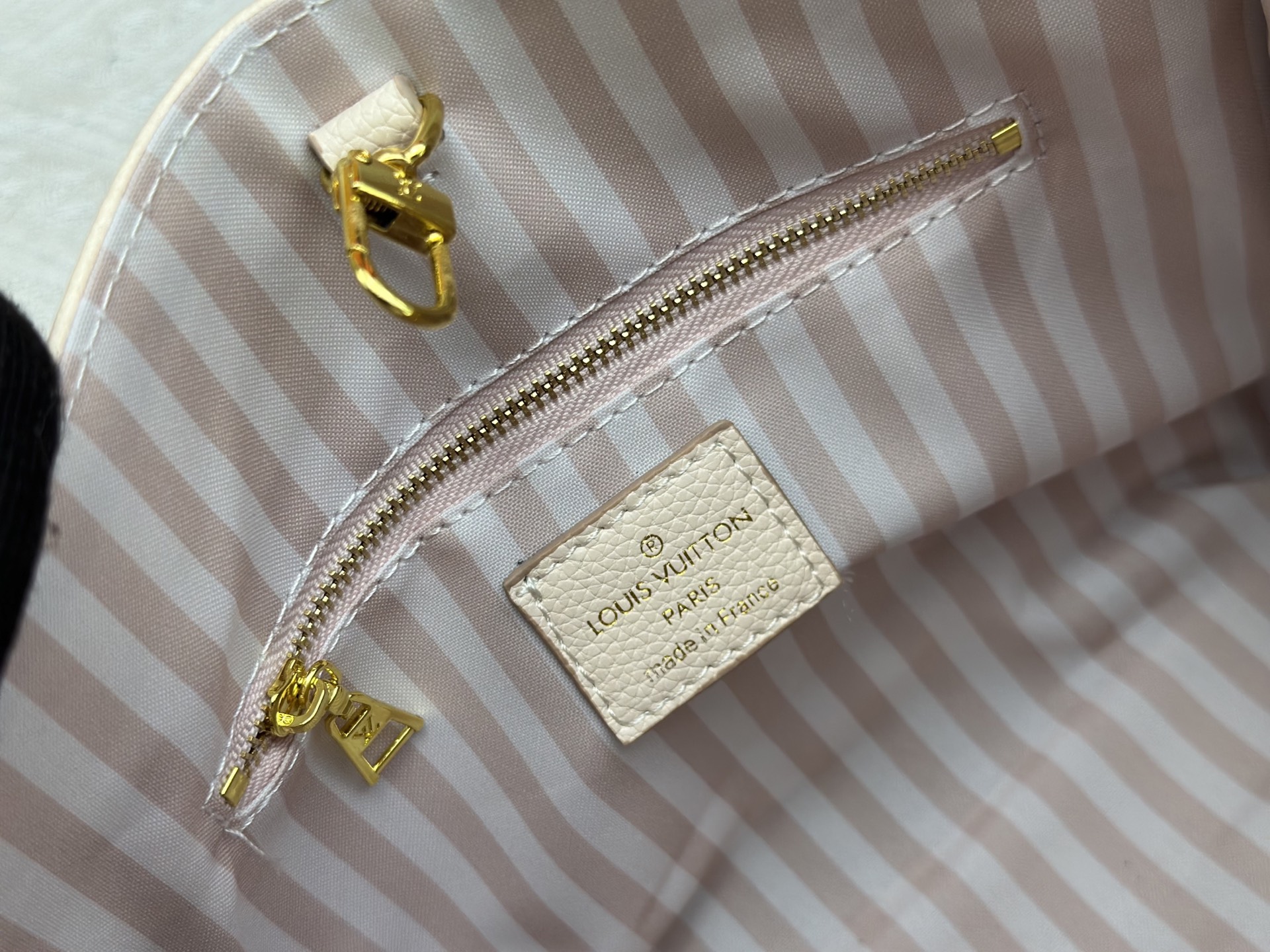 Designer OnTheGo PM - Eden color - Gorchic - $120.99