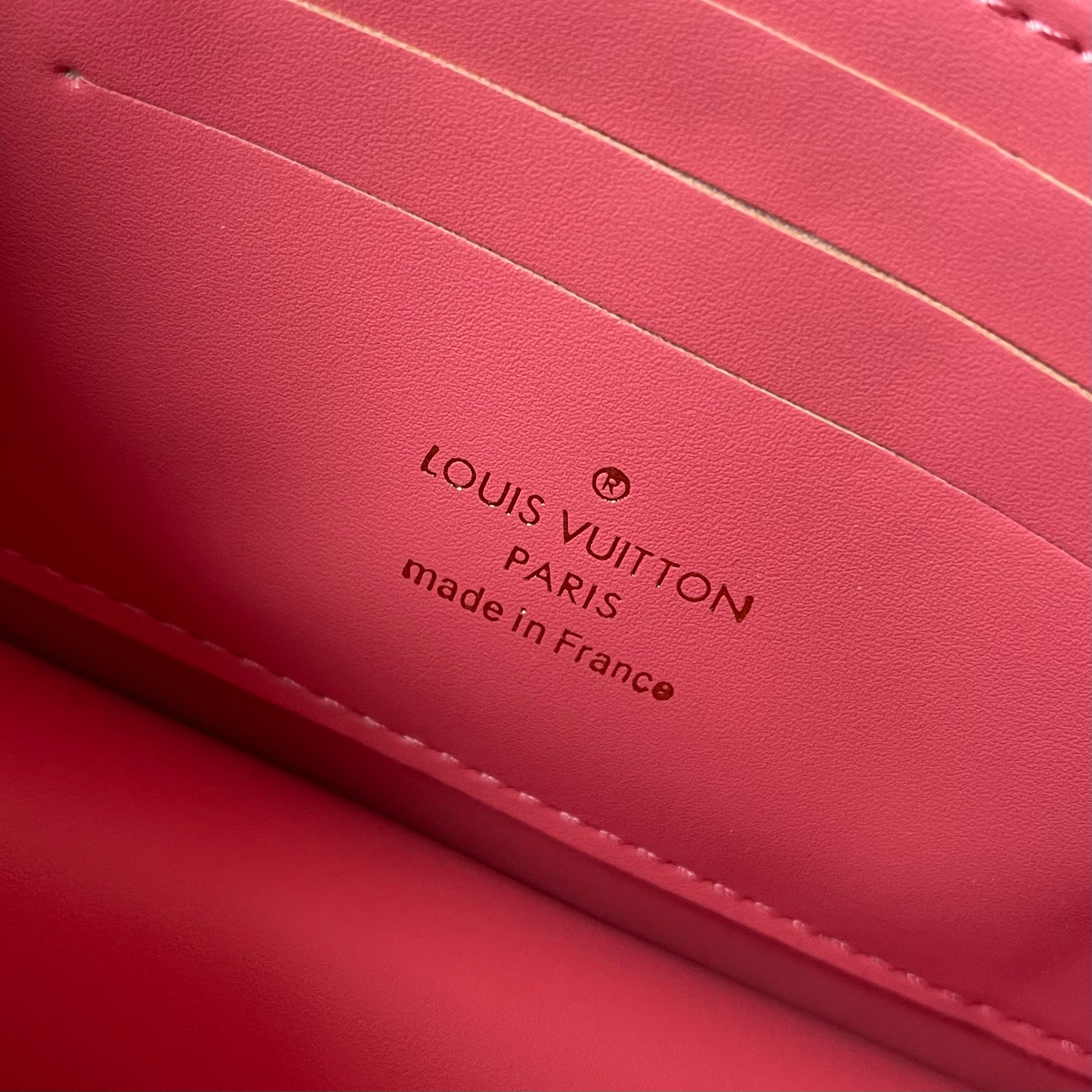 Designer Wallet On Chain LV Bloom - Sweet Coral - Gorchic - $120.99