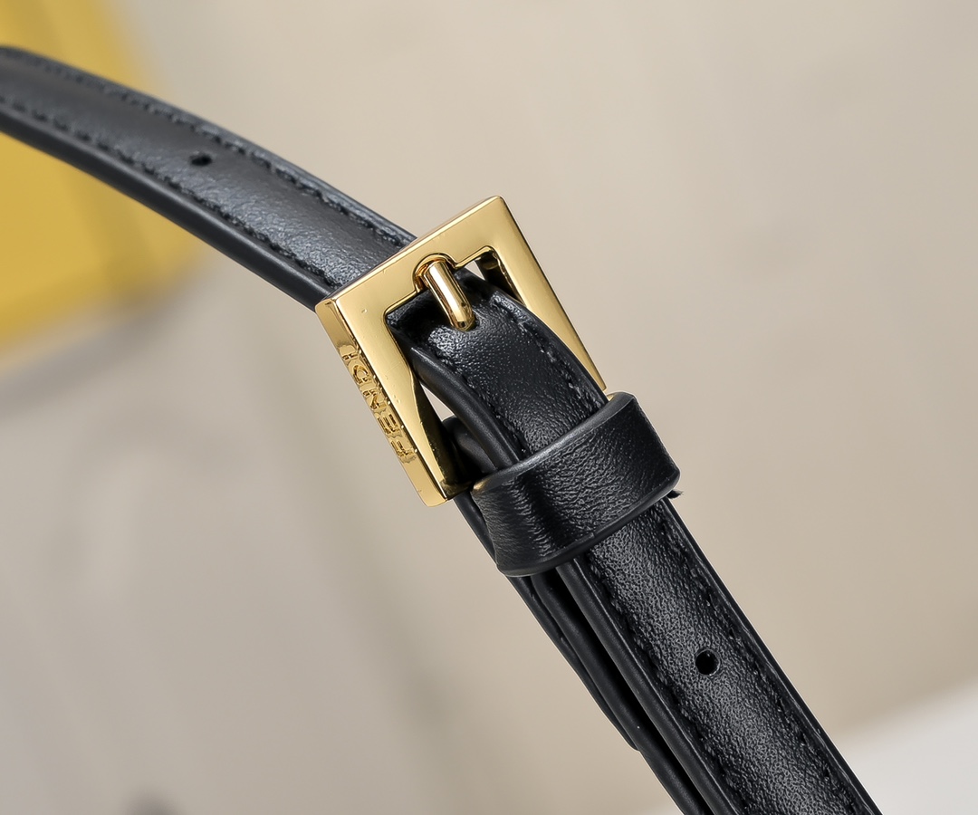 FD Baguette Wallet With Chain - Black - Gorchic - $132.99