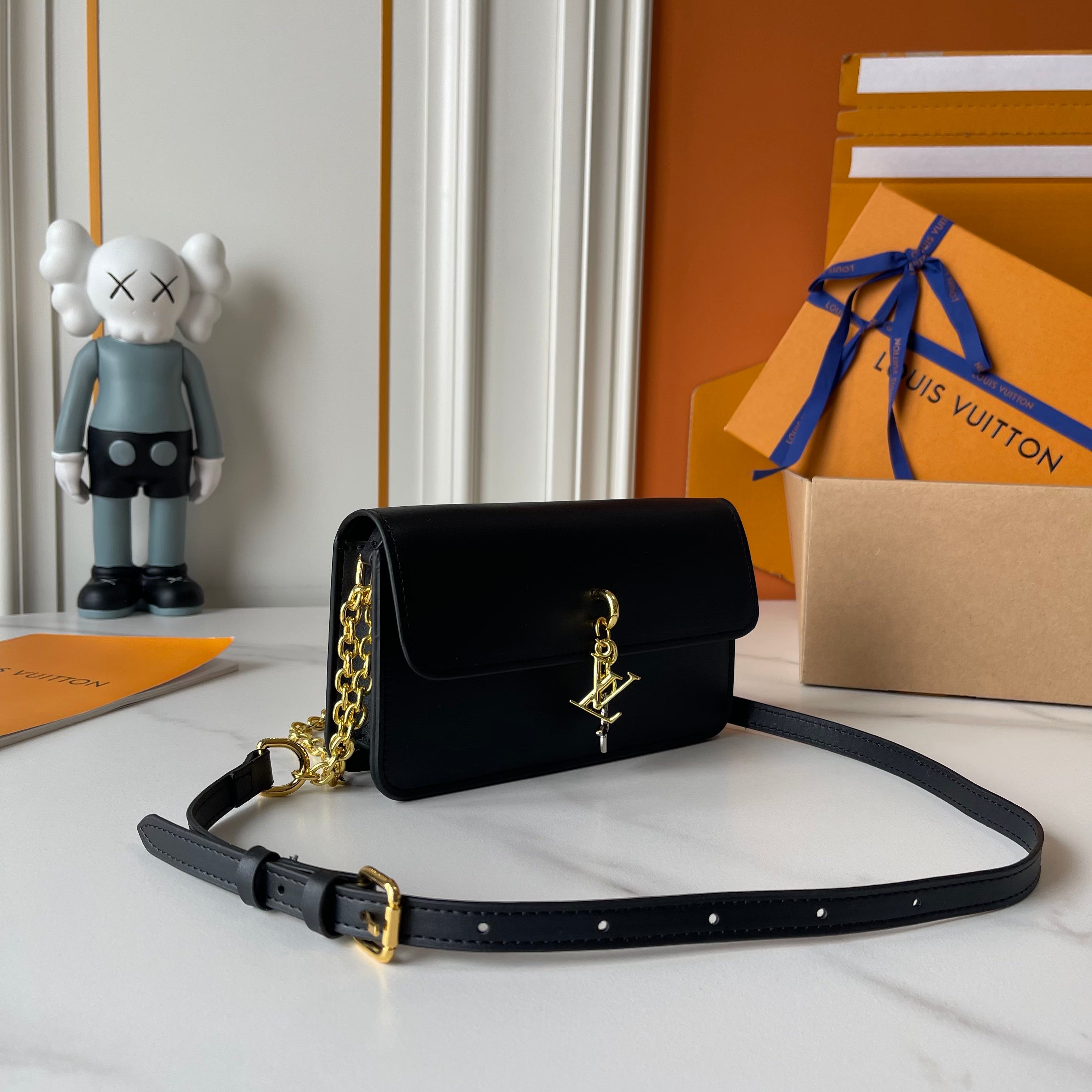 Designer Wallet On Chain LV Bloom - Black - Gorchic - $120.99