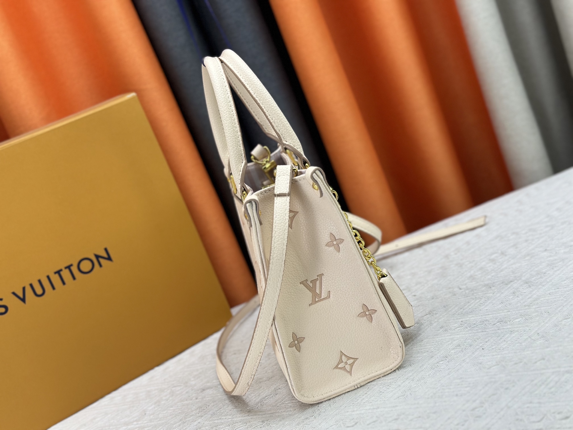 Designer OnTheGo PM - Eden color - Gorchic - $120.99