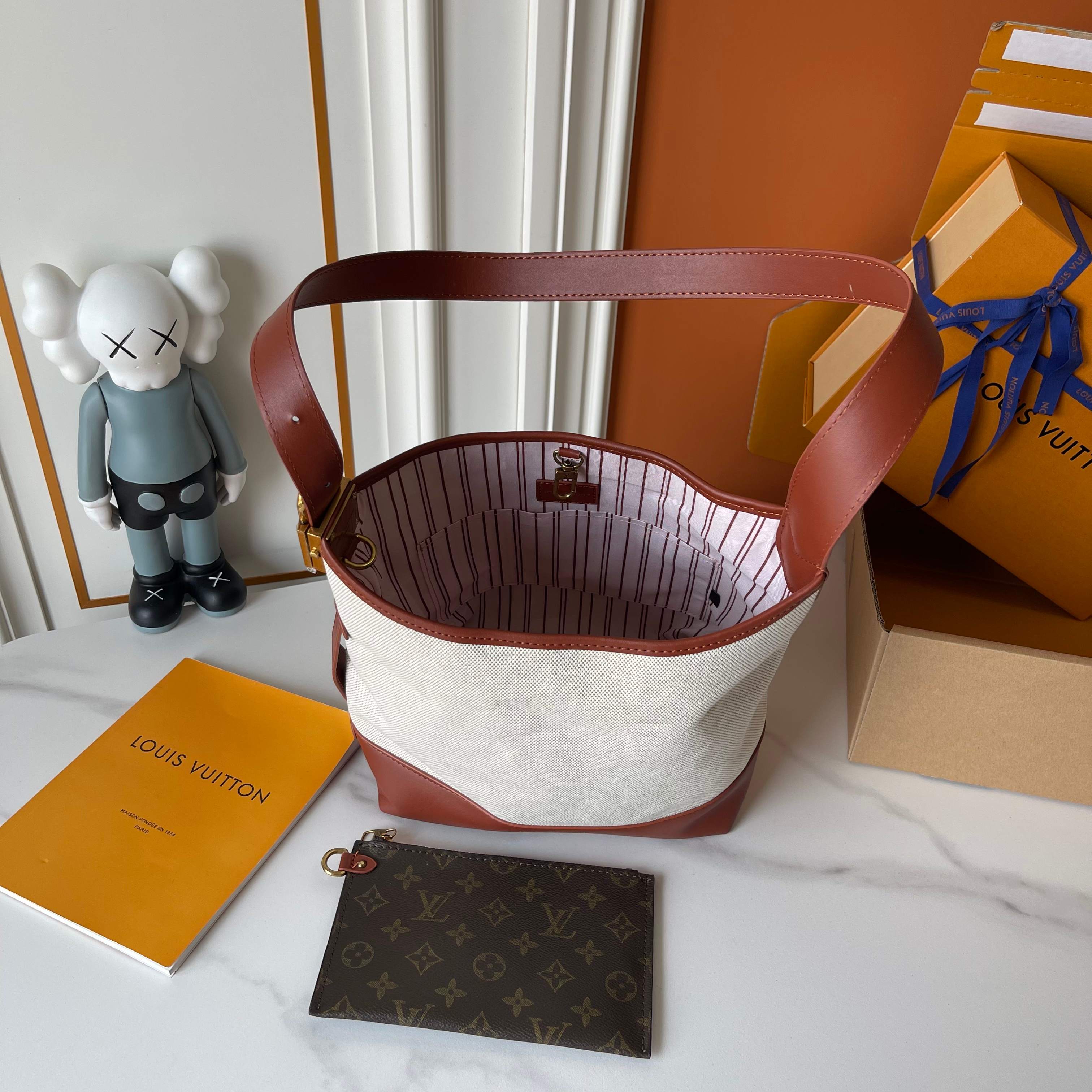 Designer Low Key Hobo PM Hangbag - Ecru/Cognac - Gorchic - $126.99