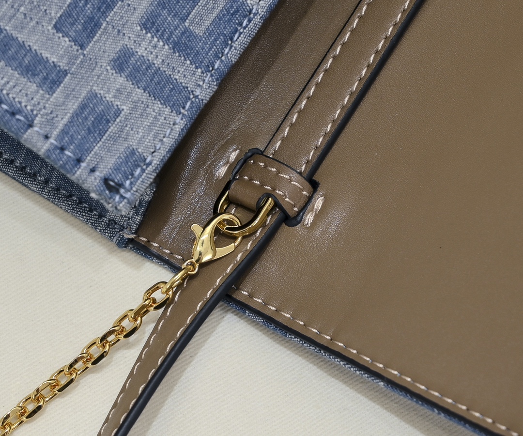 FD Chain Wallet Baguette Handbag - Blue Denim - Gorchic - $136.99
